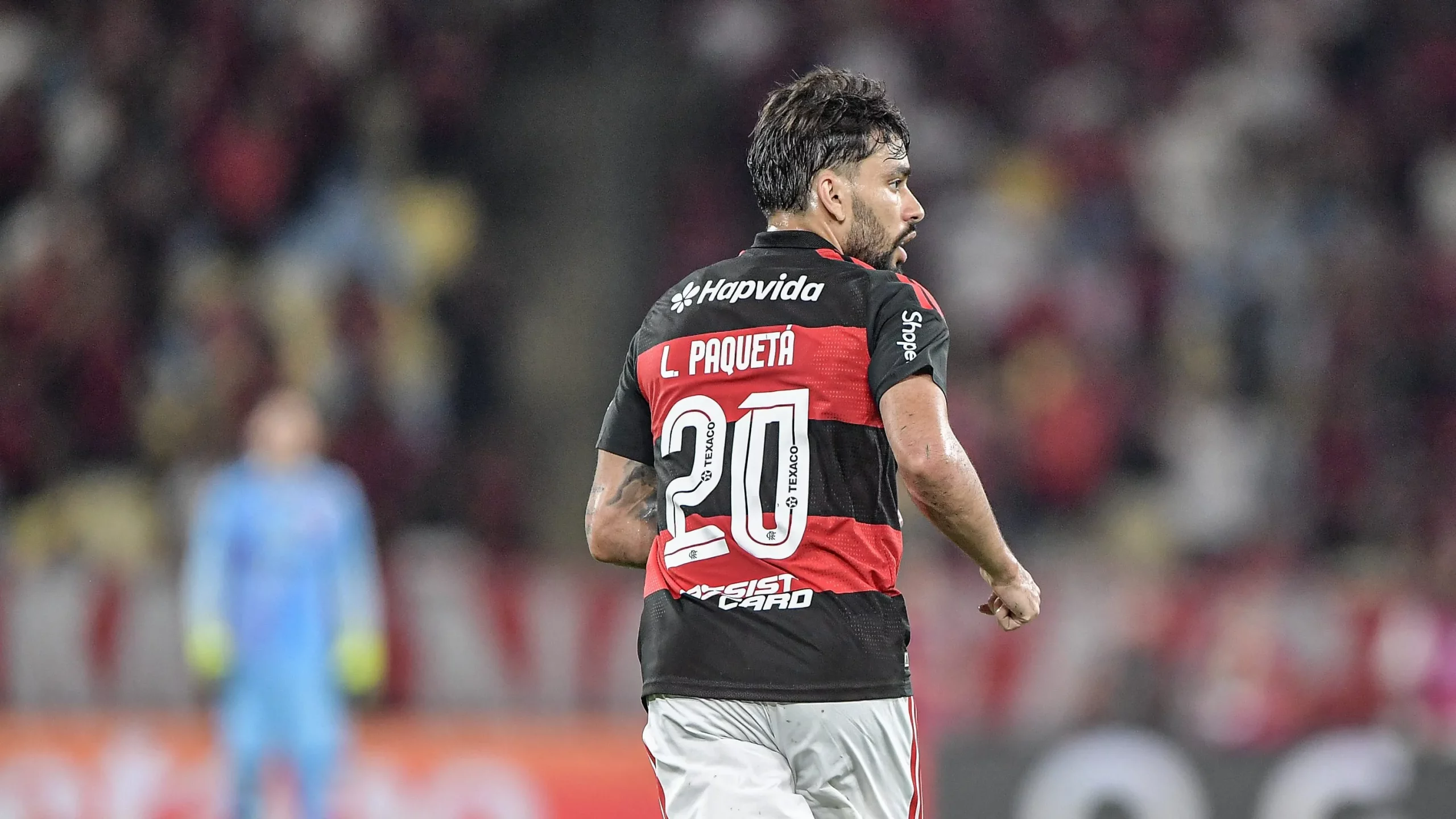 Lucas Paquetá, jogador do Flamengo durante partida contra o Internacional no estadio Maracana pelo campeonato Brasileiro A 2026. Foto: Thiago Ribeiro/AGIF