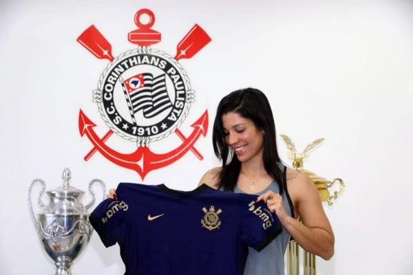 (Foto: José Manoel Idalgo/Agência Corinthians) Paulinha está de volta ao Corinthians