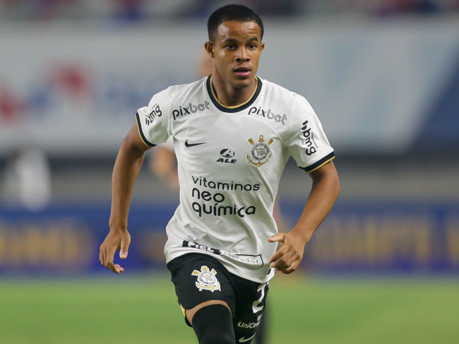 Pedro se destaca em primeiro tempo como titular pelo Corinthians e Lázaro  explica substituição