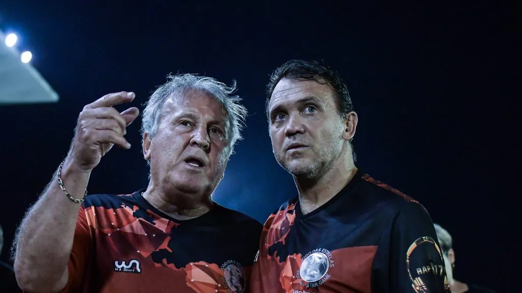 Zico e Dejan Petkovic. jogadores do Time do Zico (Vermelho) durante partida contra o Time das Estrelas( Branco) no estadio Luso Brasileiro pelo campeonato Amistoso. Foto: Thiago Ribeiro/AGIF