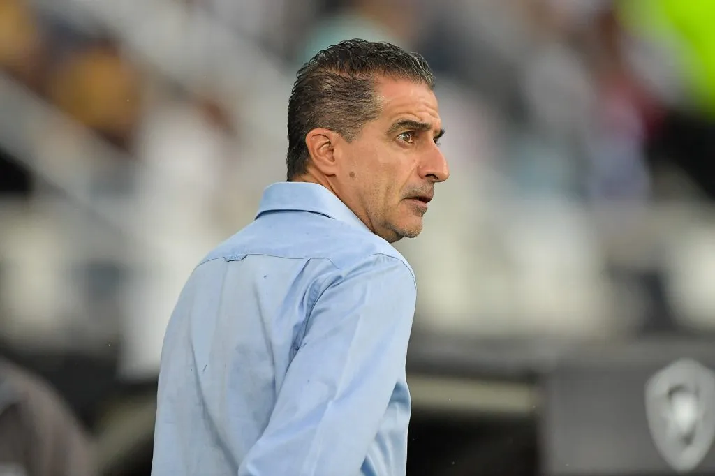 Renato Paiva, treinador do Botafogo