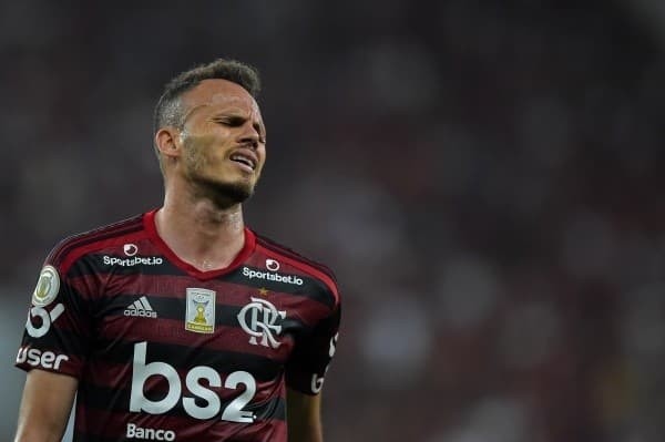 Foto:Thiago Ribeiro/AGIF – Renê ganha em torno de R$ 210 mil mensais no Flamengo