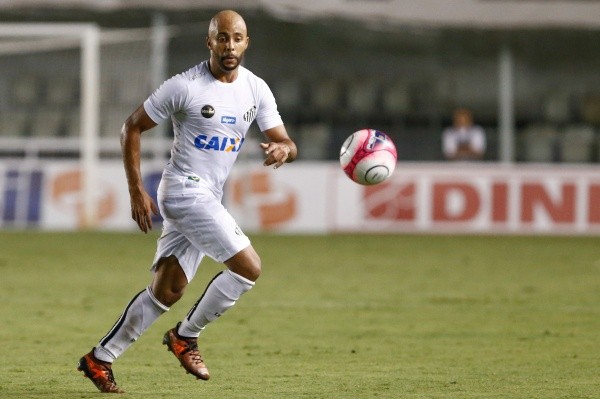 Foto: Marcello Zambrana/AGIF – Romário tem contrato em definitivo no Santos até dezembro de 2022, mas não está nos planos de Carille