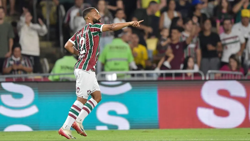 Samuel Xavier, jogador do Fluminense, comemora seu gol durante partida contra o Atletico-MG no estadio Maracana pelo campeonato Brasileiro A 2025. Foto: Thiago Ribeiro/AGIF