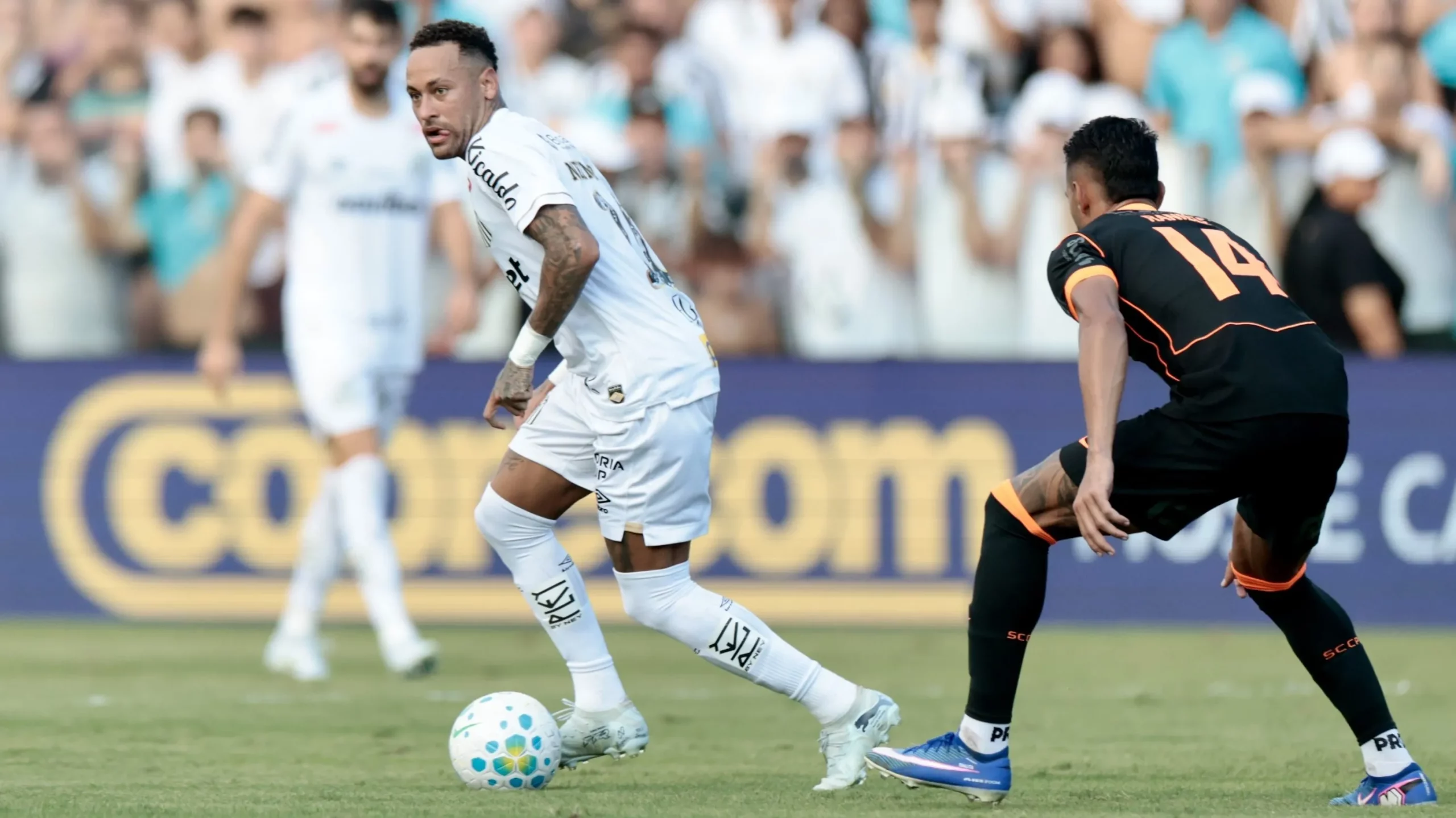 Neymar Jr jogador do Santos durante partida contra o Corinthians no estadio Vila Belmiro pelo campeonato Brasileiro A 2026. Foto: Marcello Zambrana/AGIF