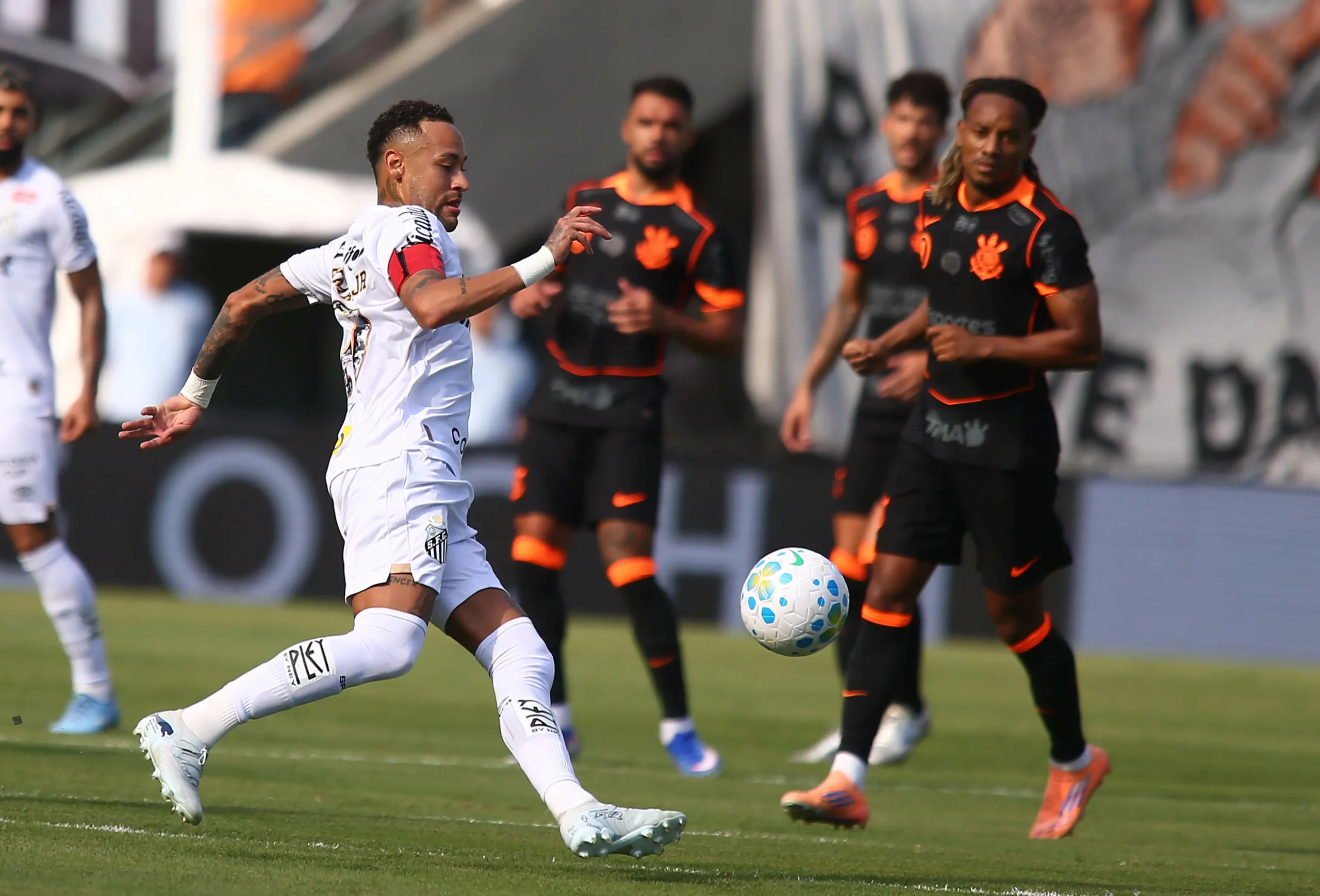 Santos empatou com o Corinthians no último jogo na Vila Belmiro. Foto: Mauricio De Souza/AGIF