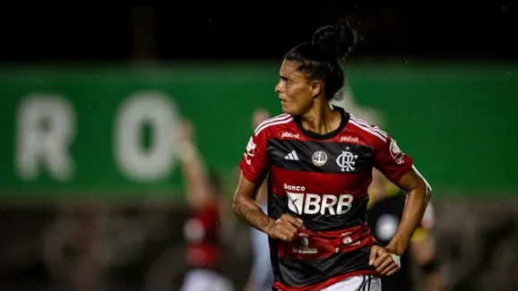 Sole Jaimes com a camisa do Flamengo