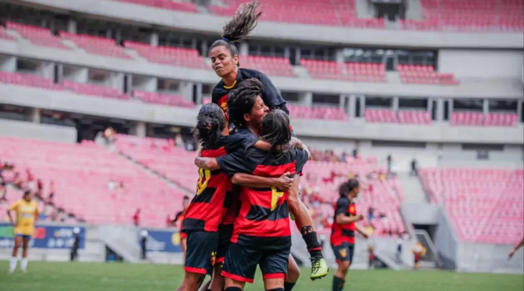 Jogadoras do Sport em celebração