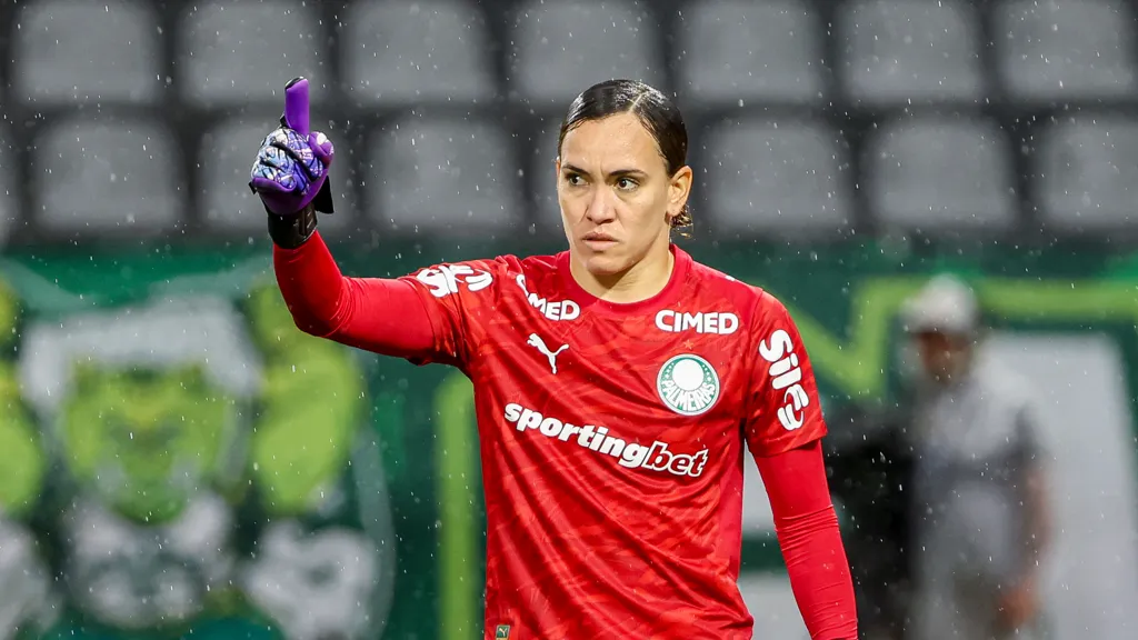 Goleira Kate Tapia, do Palmeiras, em campo
