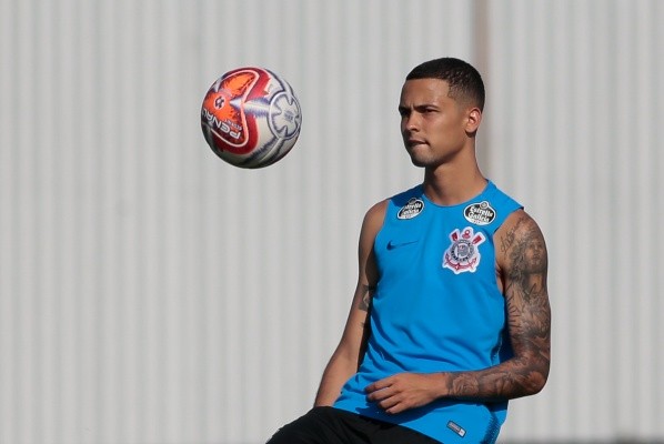 Marcello Zambrana/AGIF – Thiaguinho durante treino do Timão