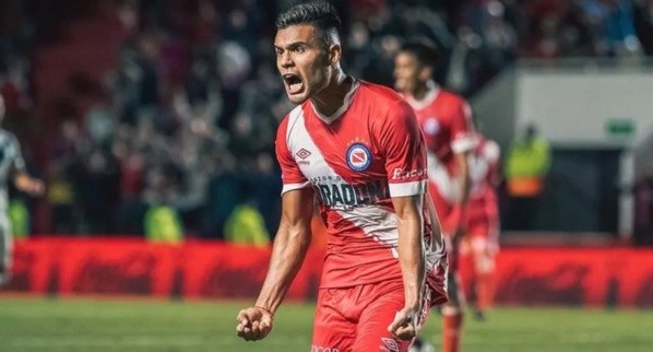 Foto: Divulgação/Argentino Juniors – Vera deverá viajar a São Paulo nos próximos dias para exames e assinatura do contrato