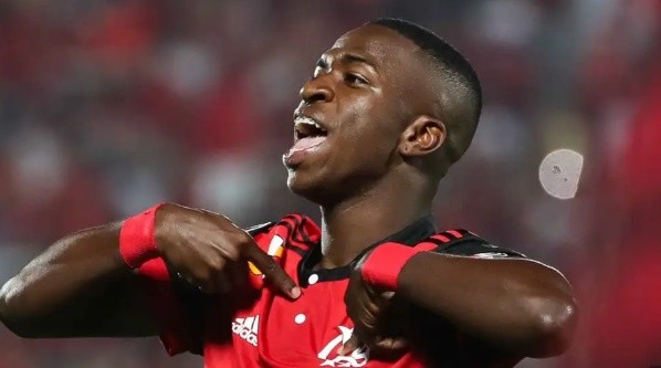 Foto: Gilvan de Souza/Flamengo – Vinícius Júnior defendeu o Flamengo antes de chegada de Jorge Jesus