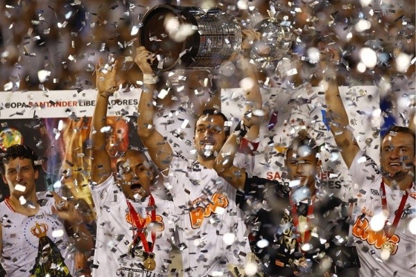 Créditos: Ricardo Saibun/Santos/ No Pacaembu, o Santos venceu o Peñarol por 2 a 1 e soltou o grito de campeão