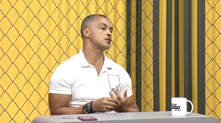 Dodô gostaria de ver Pedro como centroavante do Brasil na Copa do Mundo. Foto:Betfair Brasil/ reprodução Youtube