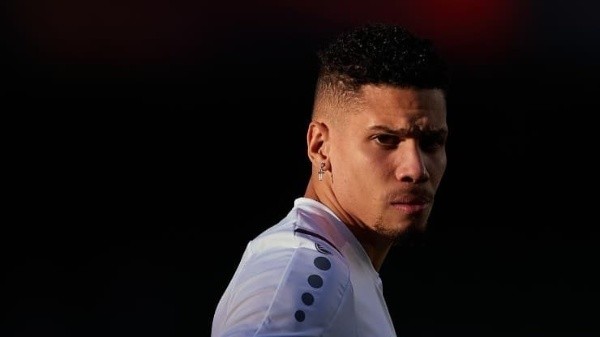 Foto: Fran Santiago/Getty Images | Paulinho foi oferecido ao Palmeiras