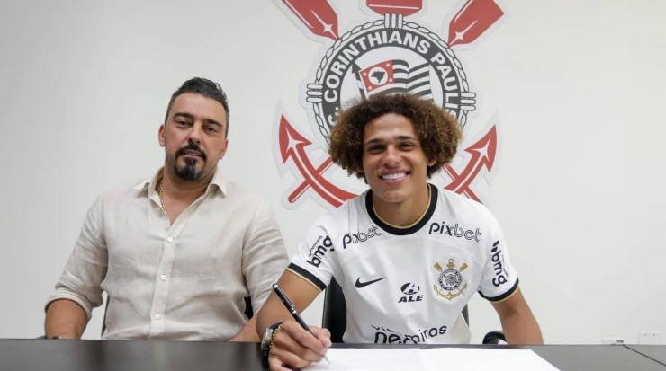 Foto: Reprodução/Corinthians – Guilherme Biro assinou com o Timão até 2027