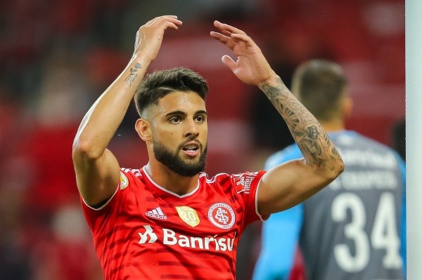 Foto: Pedro H. Tesch/AGIF - A diretoria Alviverde vem avaliando a situação do jogador