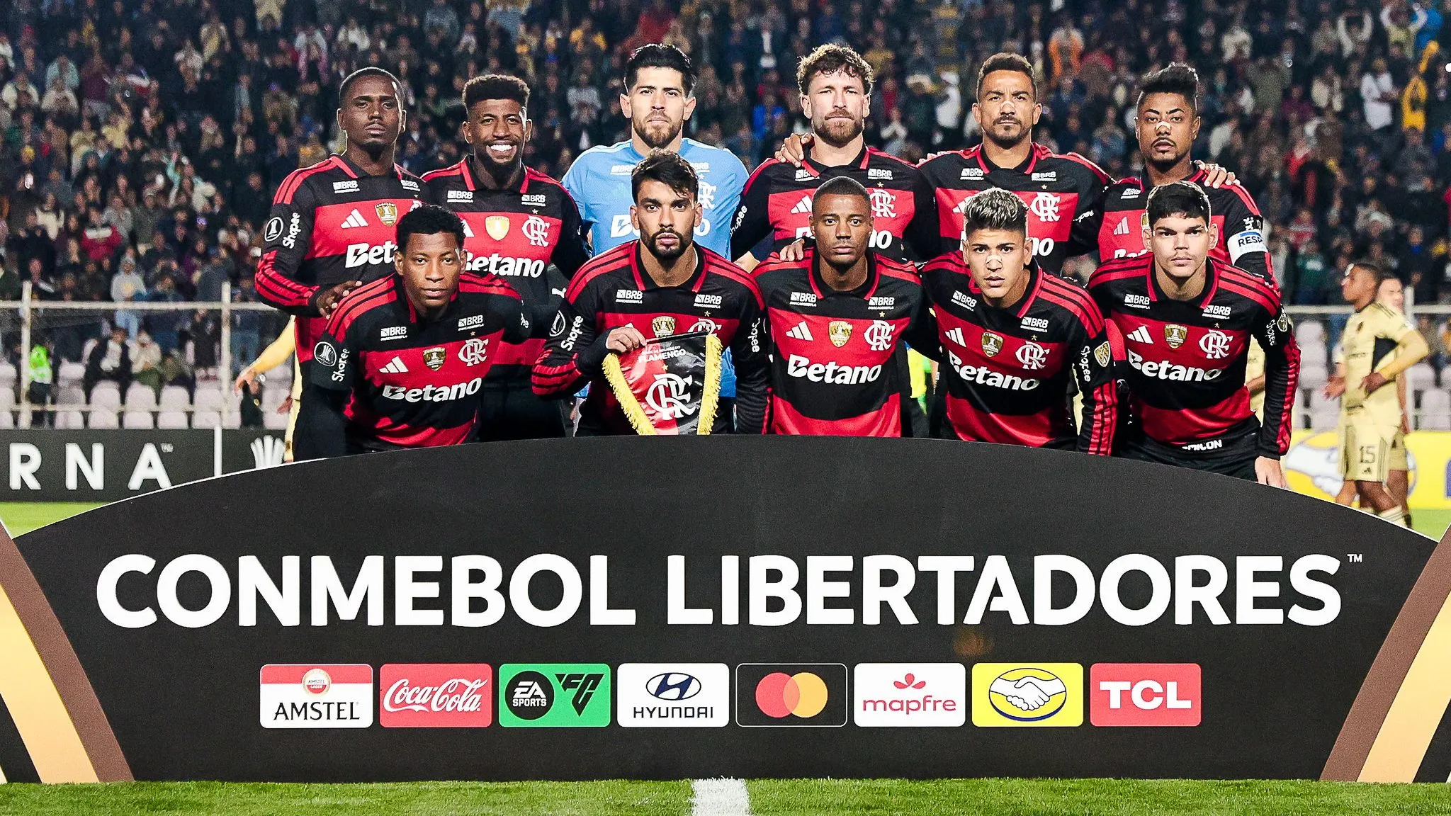 Os 11 titulares do Mengão no duelo n Peru – Foto Gilvan de Souza/Flamengo