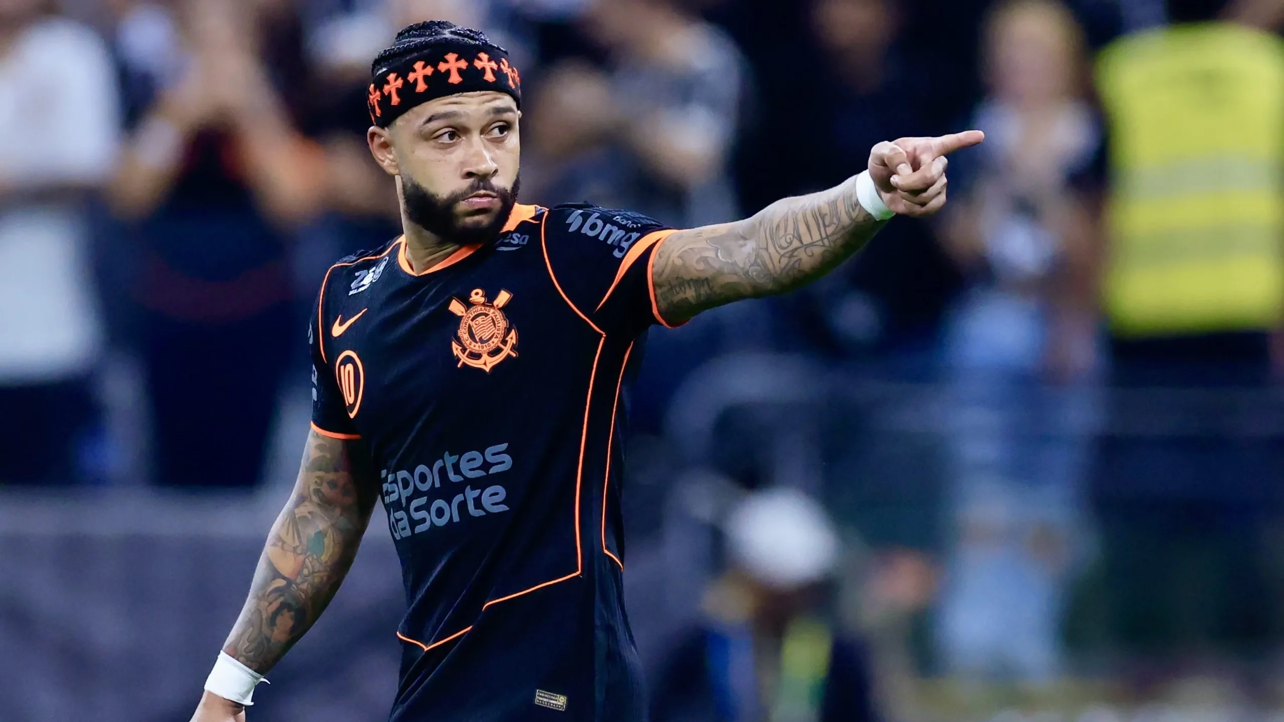 Memphis não joga há um mês e ainda se recupera de lesão na coxa direita – Foto: Marcello Zambrana/AGIF