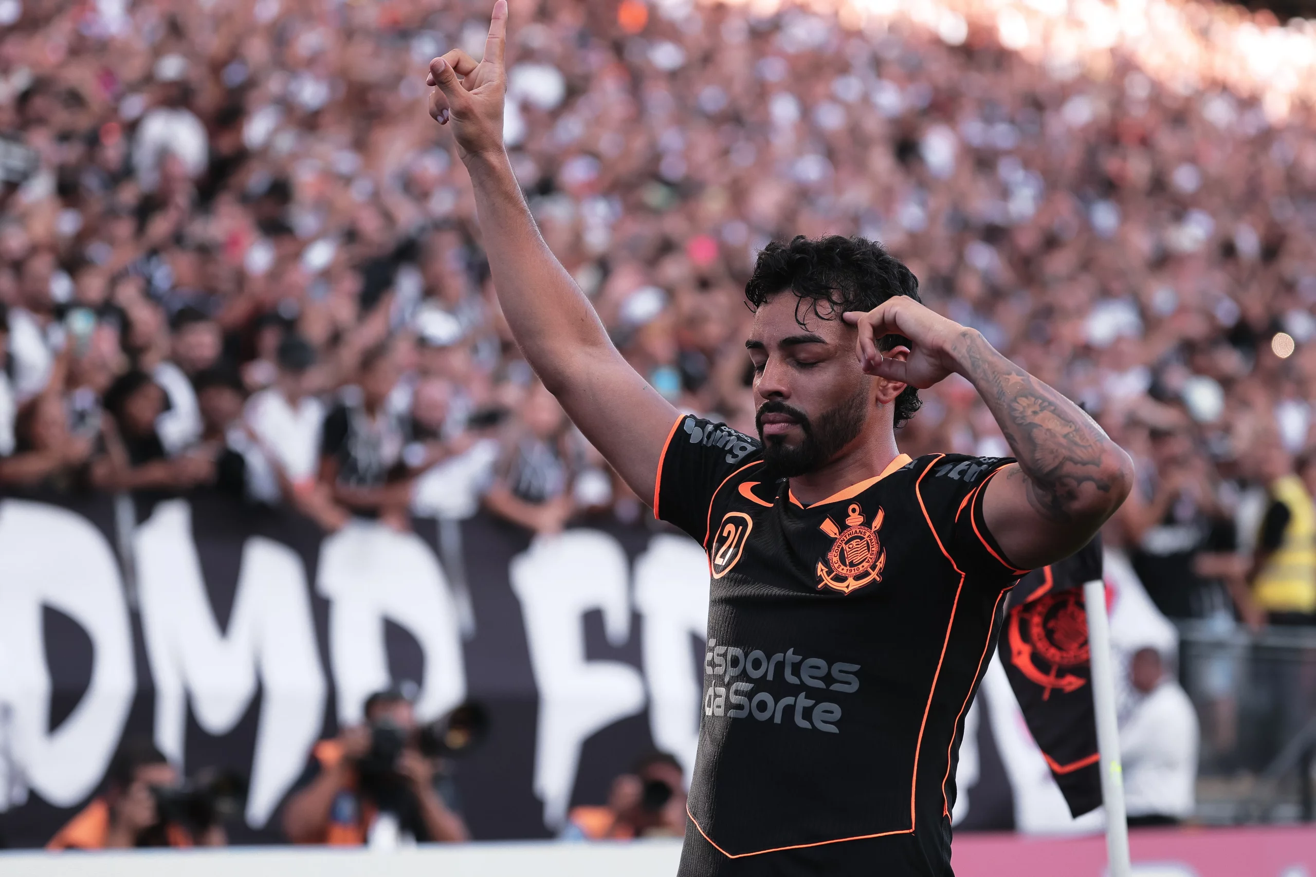 Matheus Bidu jogador do Corinthians comemora durante partida contra o Ponte Preta no estadio Arena Corinthians pelo campeonato Paulista 2026. Foto: Ettore Chiereguini/AGIF