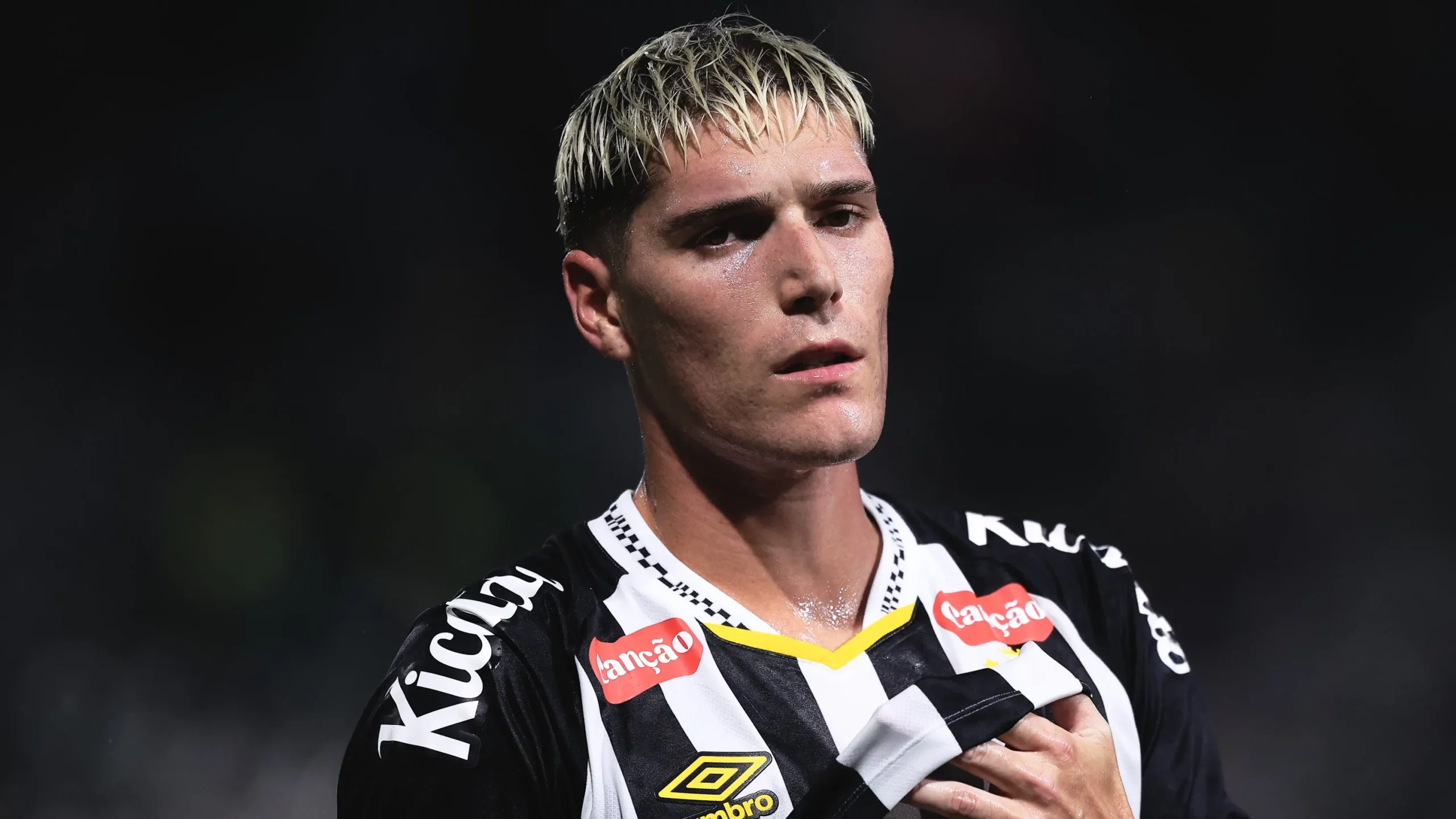 Benjamín Rollheiser não vingou no Santos - Foto: Ettore Chiereguini/AGIF.