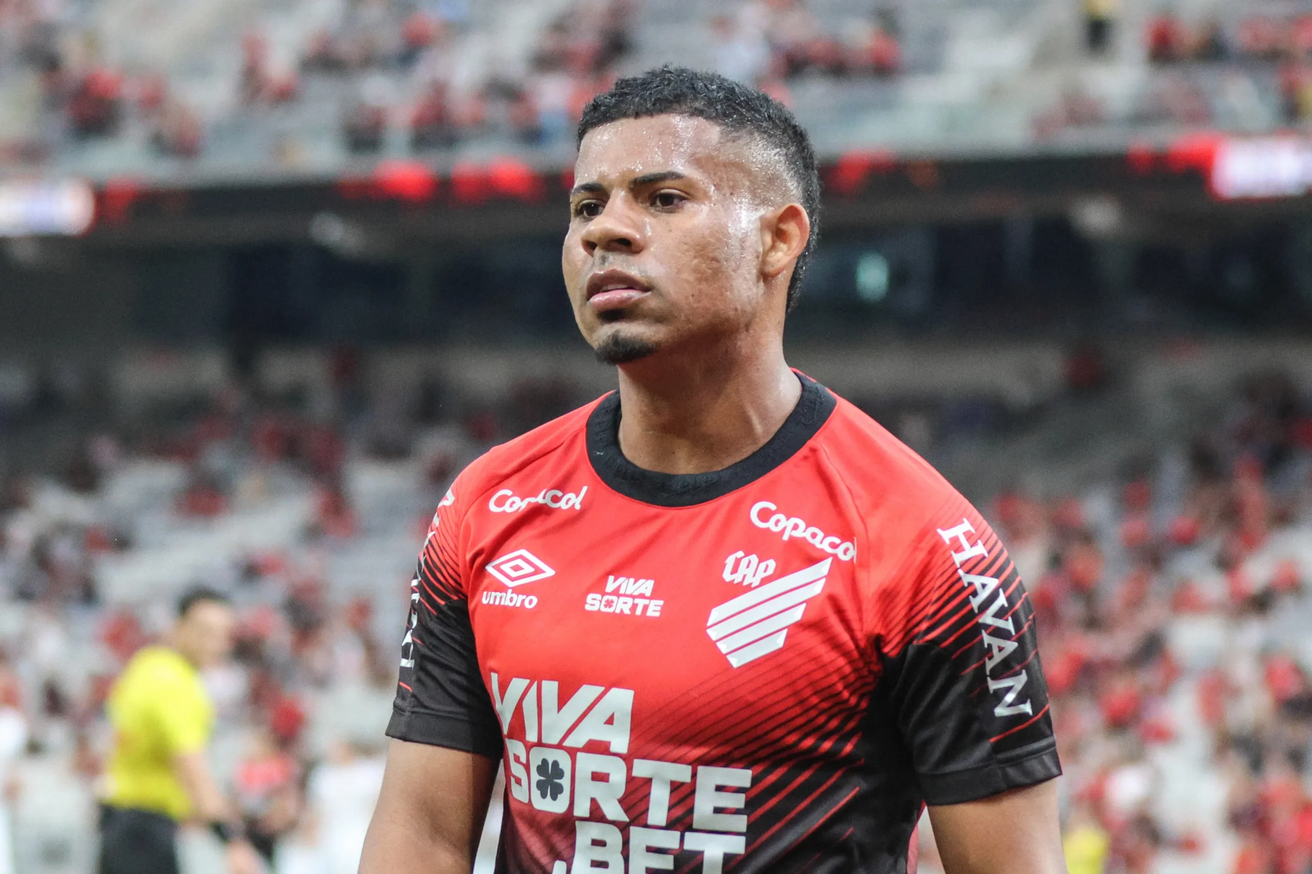 PR – CURITIBA – 24/01/2026 – PARANAENSE 2026, ATHLETICO-PR X GALO MARINGA – Gilberto jogador do Athletico-PR durante partida contra o Galo Maringa no estadio Arena da Baixada pelo campeonato Paranaense 2026. Foto: Robson Mafra/AGIF