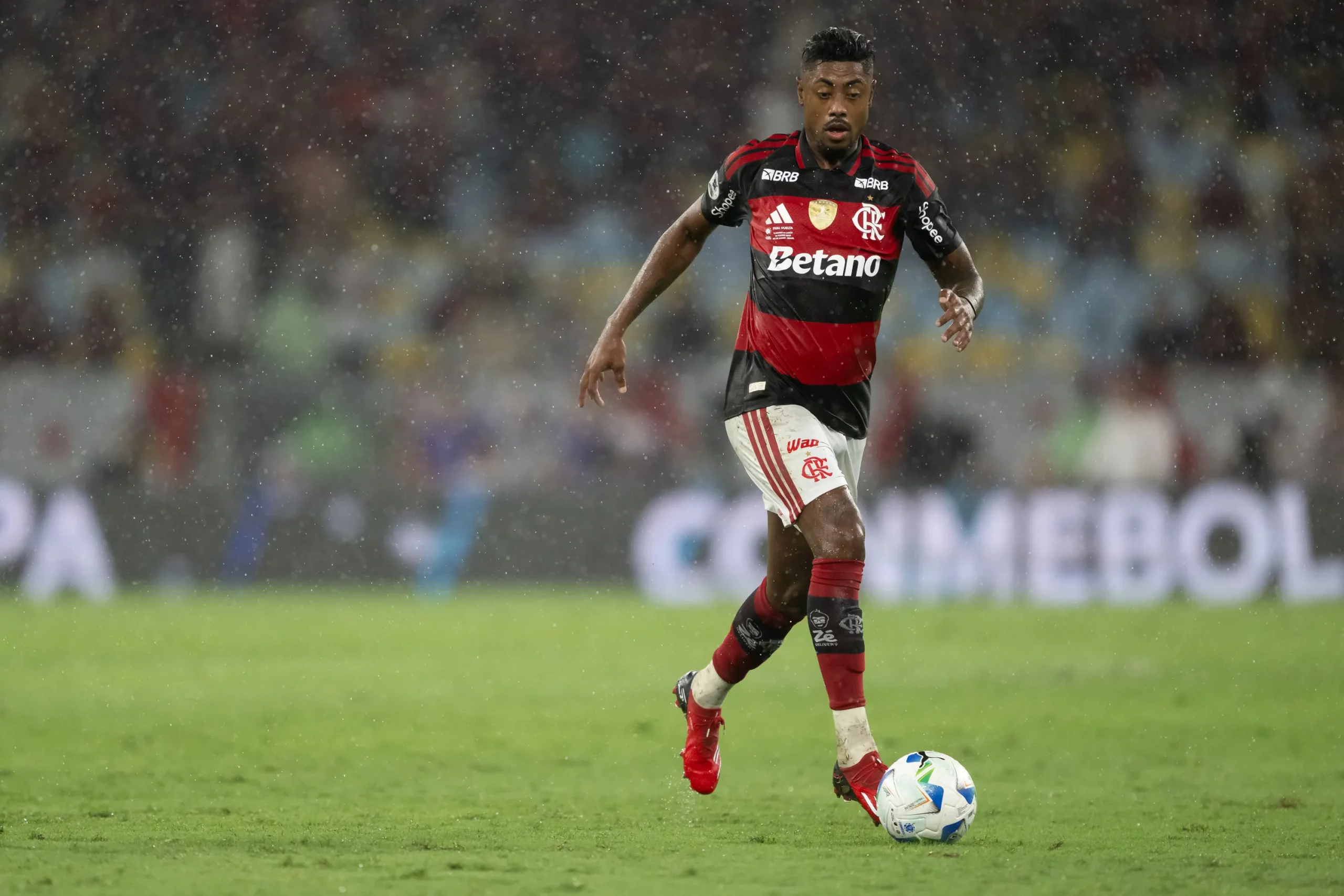 RJ – RIO DE JANEIRO – 26/02/2026 – RECOPA SUL-AMERICANA 2026, FLAMENGO X LANUS – Bruno Henrique jogador do Flamengo durante partida contra o Lanus no estadio Maracana pelo campeonato Recopa Sul-Americana 2026. Foto: Jorge Rodrigues/AGIF