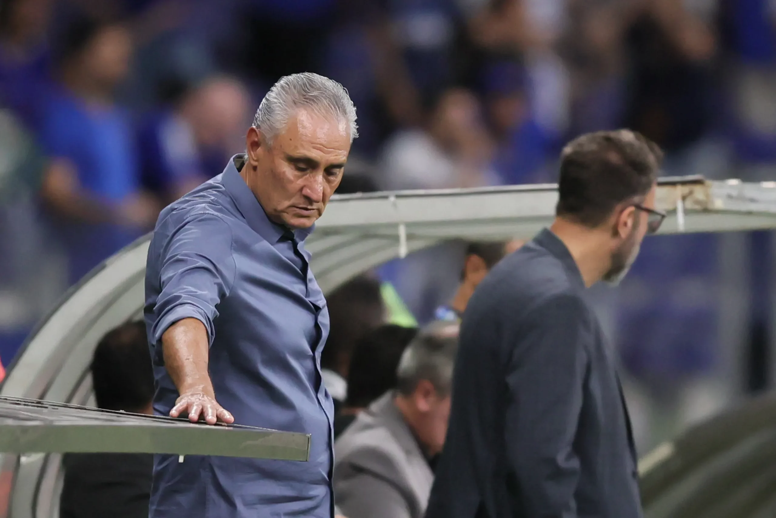 MG – BELO HORIZONTE – 15/03/2026 – BRASILEIRO A 2026, CRUZEIRO X VASCO – Tite tecnico do Cruzeiro lamenta gol sofrido durante partida contra o Vasco no estadio Mineirao pelo campeonato Brasileiro A 2026. Foto: Gilson Lobo/AGIF