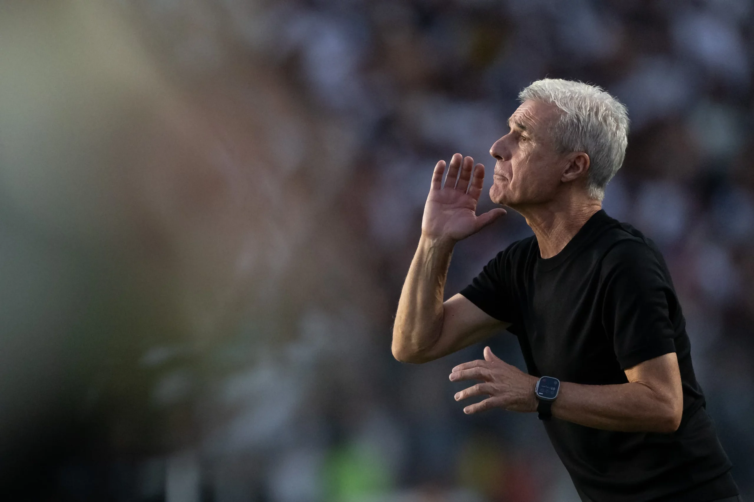RJ – RIO DE JANEIRO – Luis Castro tecnico do Gremio durante partida contra o Vasco no estadio Sao Januario pelo campeonato Brasileiro A 2026. Foto: Jorge Rodrigues/AGIF