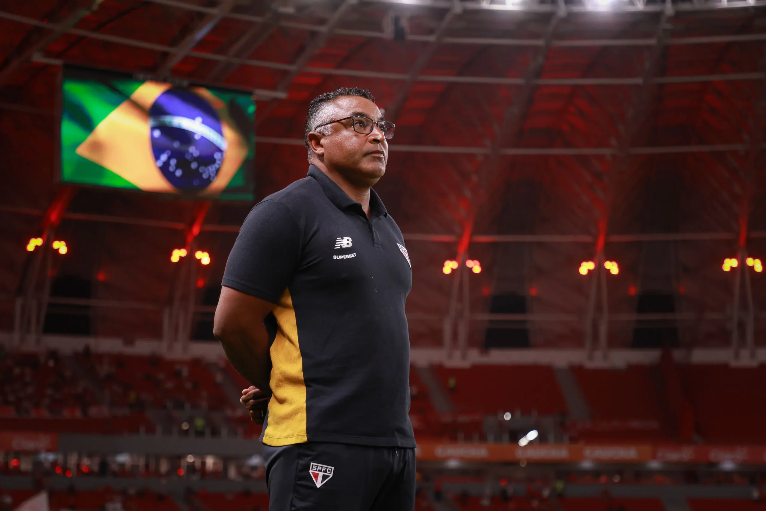 RS – PORTO ALEGRE – 01/04/2026 – BRASILEIRO A 2026, INTERNACIONAL X SAO PAULO – Roger Machado tecnico do Sao Paulo durante partida contra o Internacional no estadio Beira-Rio pelo campeonato Brasileiro A 2026. Foto: Maxi Franzoi/AGIF