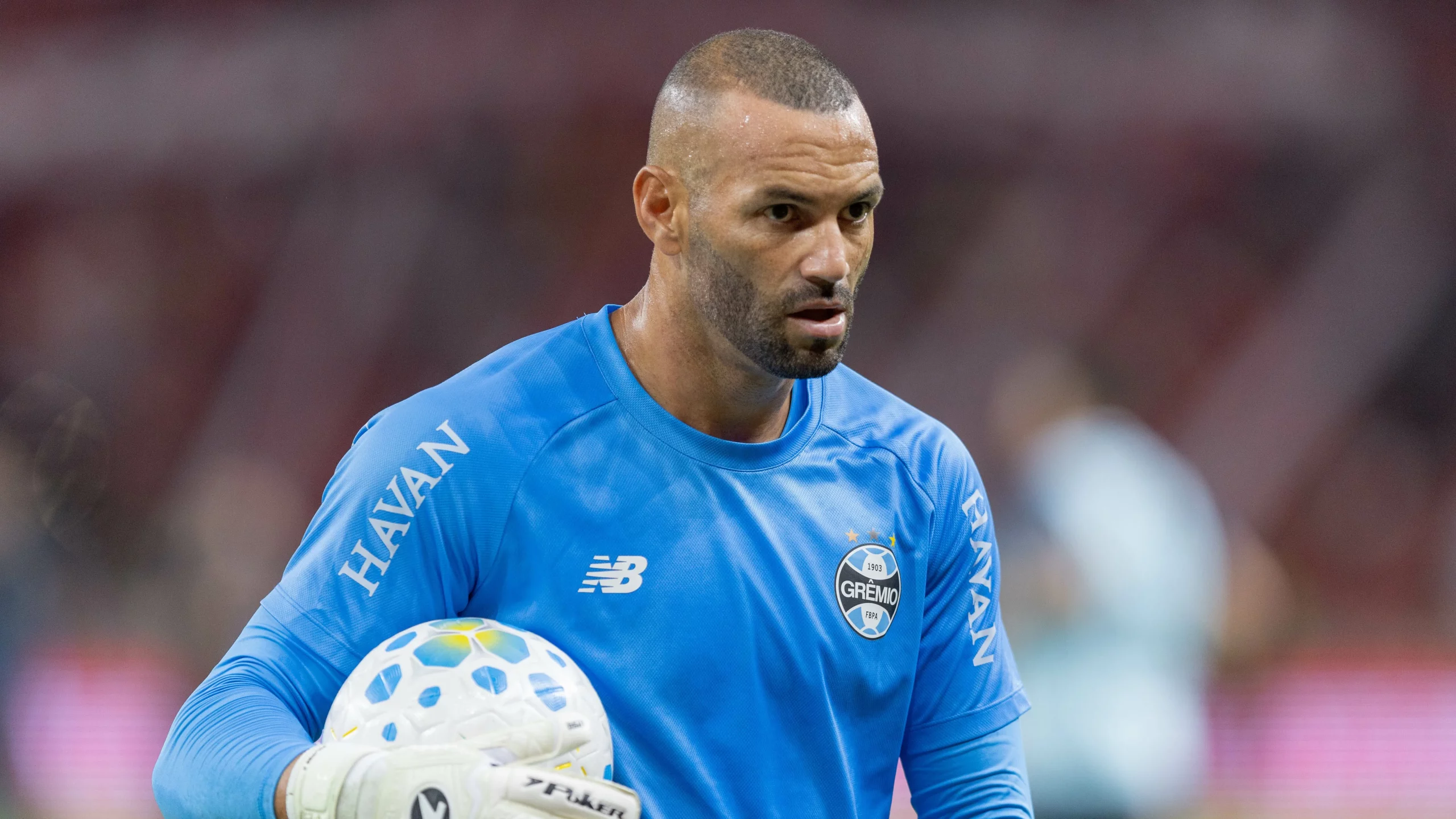 Weverton foi o destaque do clássico para observadores da CBF – Foto: Liamara Polli/AGIF