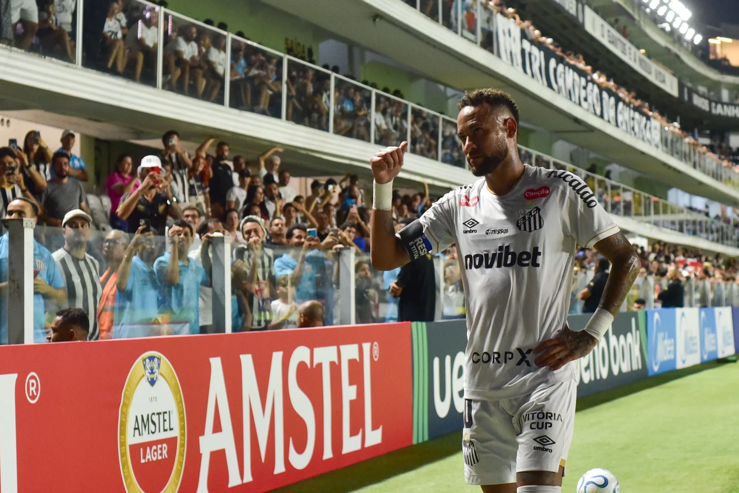 Neymar anotou um gol diante do Recoleta. Foto: Jota Erre/AGIF