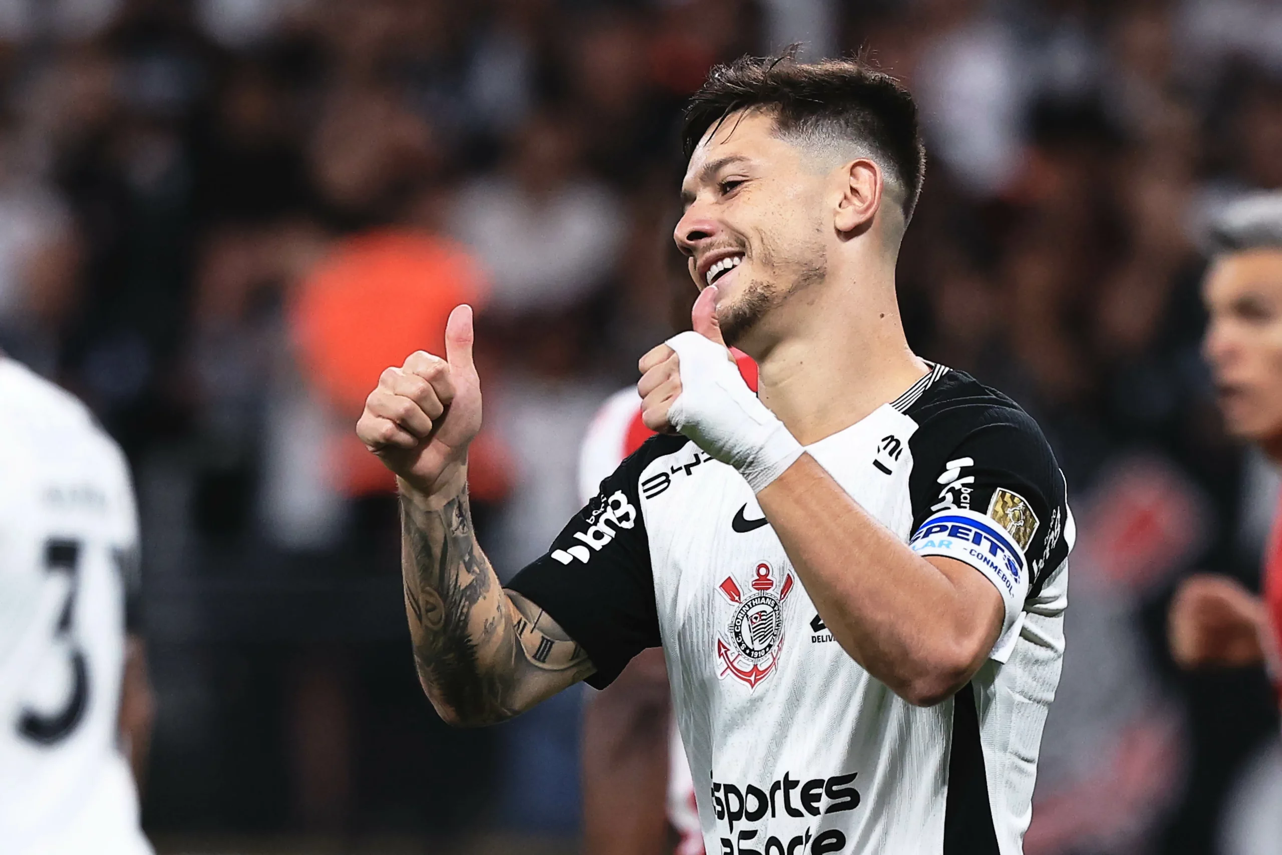 SP – SAO PAULO – 15/04/2026 – COPA LIBERTADORES 2026, CORINTHIANS X SANTA FE – Rodrigo Garro jogador do Corinthians durante partida contra o Santa Fe no estadio Arena Corinthians pelo campeonato Copa Libertadores 2026. Foto: Ettore Chiereguini/AGIF