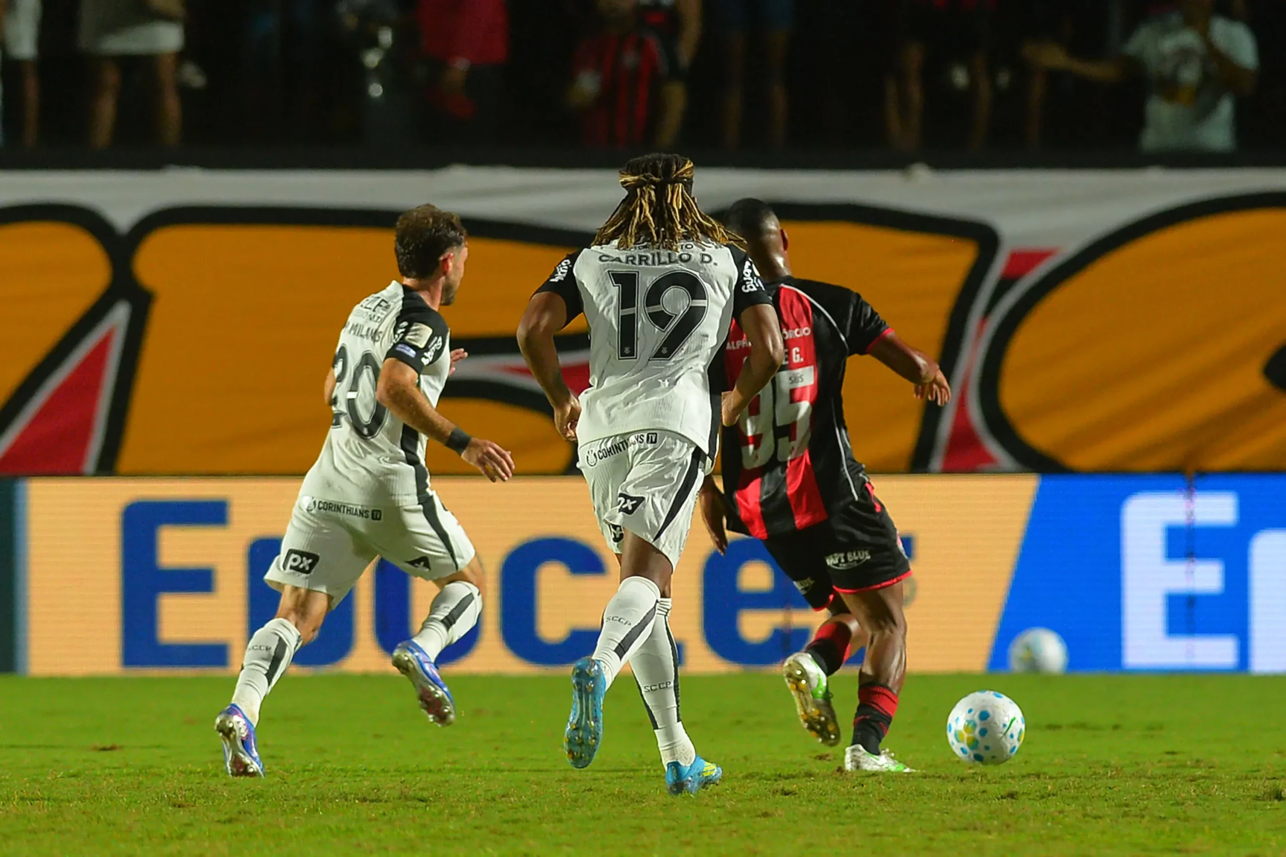 Carrillo durante duelo contra o EC VItória. Foto: Walmir Cirne/AGIF