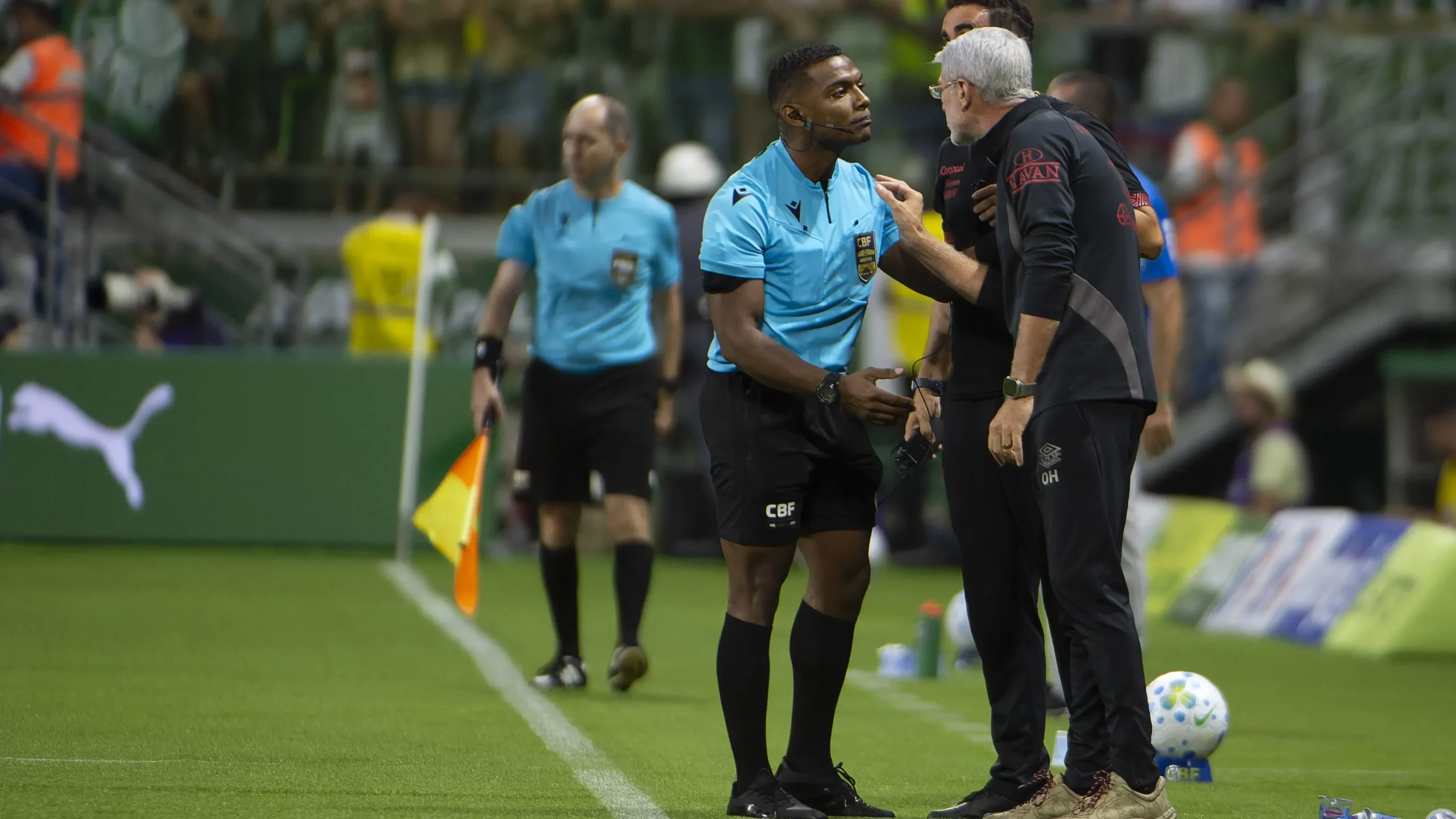 Odair Hellmann tecnico do Athletico-PR reclamou muito com a arbitragem no Allianz – Foto: Anderson Romao/AGIF