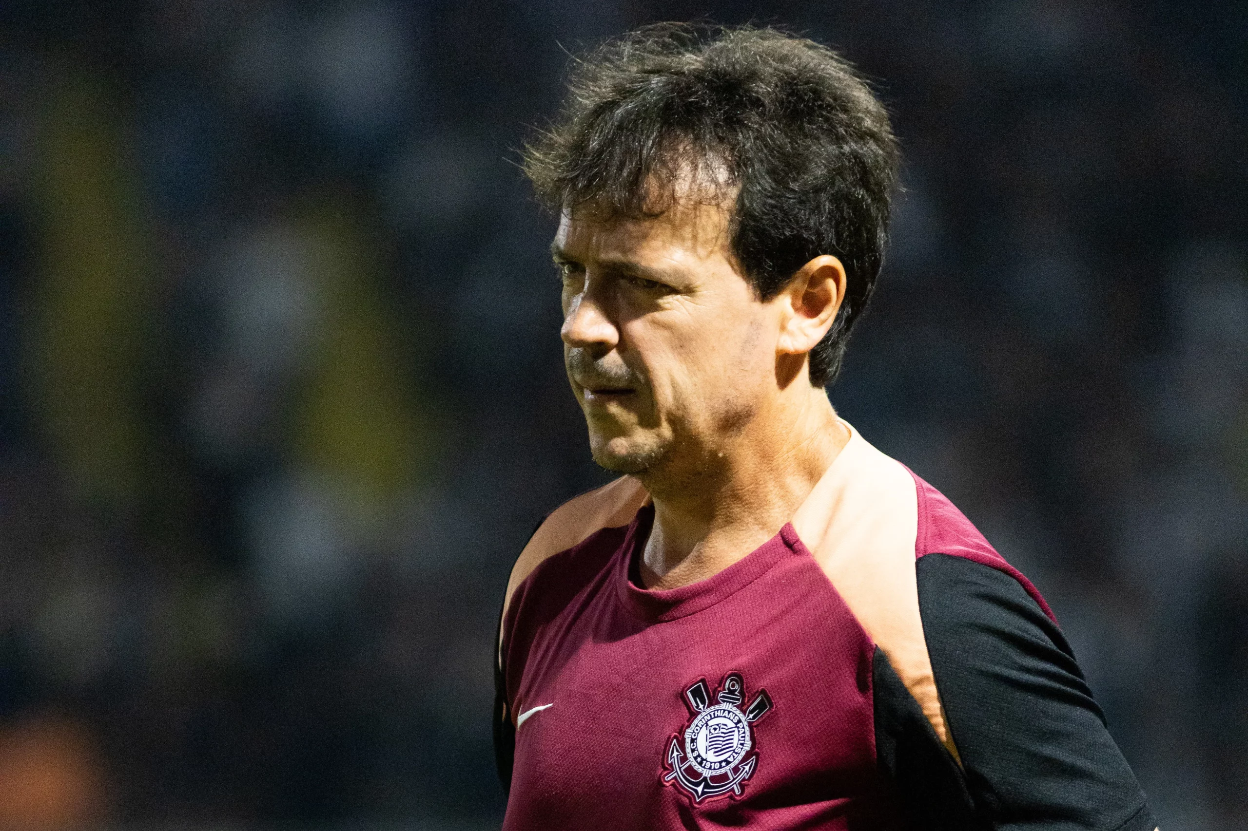 SC – FLORIANOPOLIS – 21/04/2026 – COPA DO BRASIL 2026, BARRA X CORINTHIANS – Fernando Diniz tecnico do Corinthians durante partida contra o Barra no estadio Ressacada pelo campeonato Copa Do Brasil 2026. Foto: Thiago Vasconcelos Dos Santos/AGIF