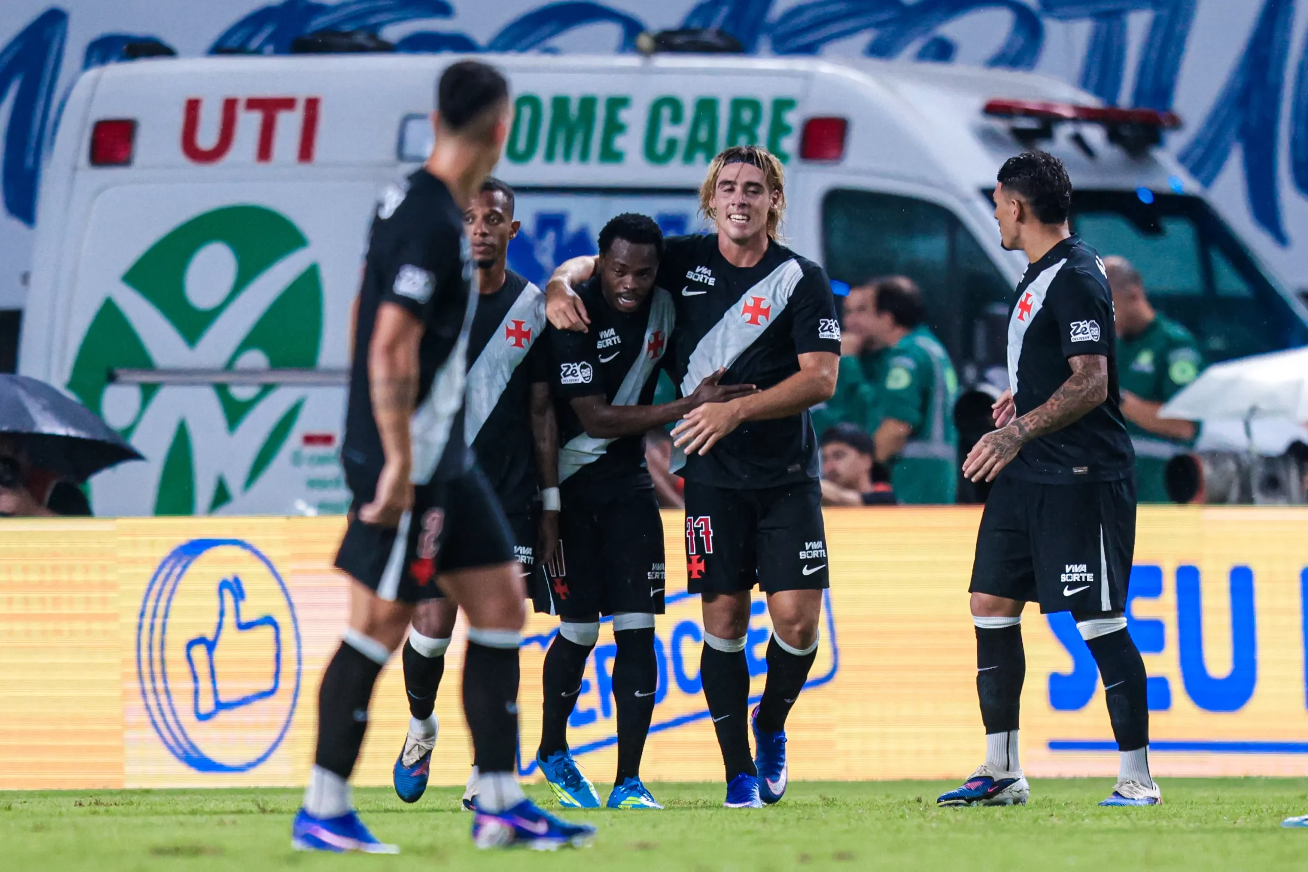 PA – BELEM – 21/04/2026 – COPA DO BRASIL 2026, PAYSANDU X VASCO – Spinelli jogador do Vasco comemora seu gol durante partida contra o Paysandu no estadio Mangueirao pelo campeonato Copa Do Brasil 2026. Foto: Fernando Torres/AGIF