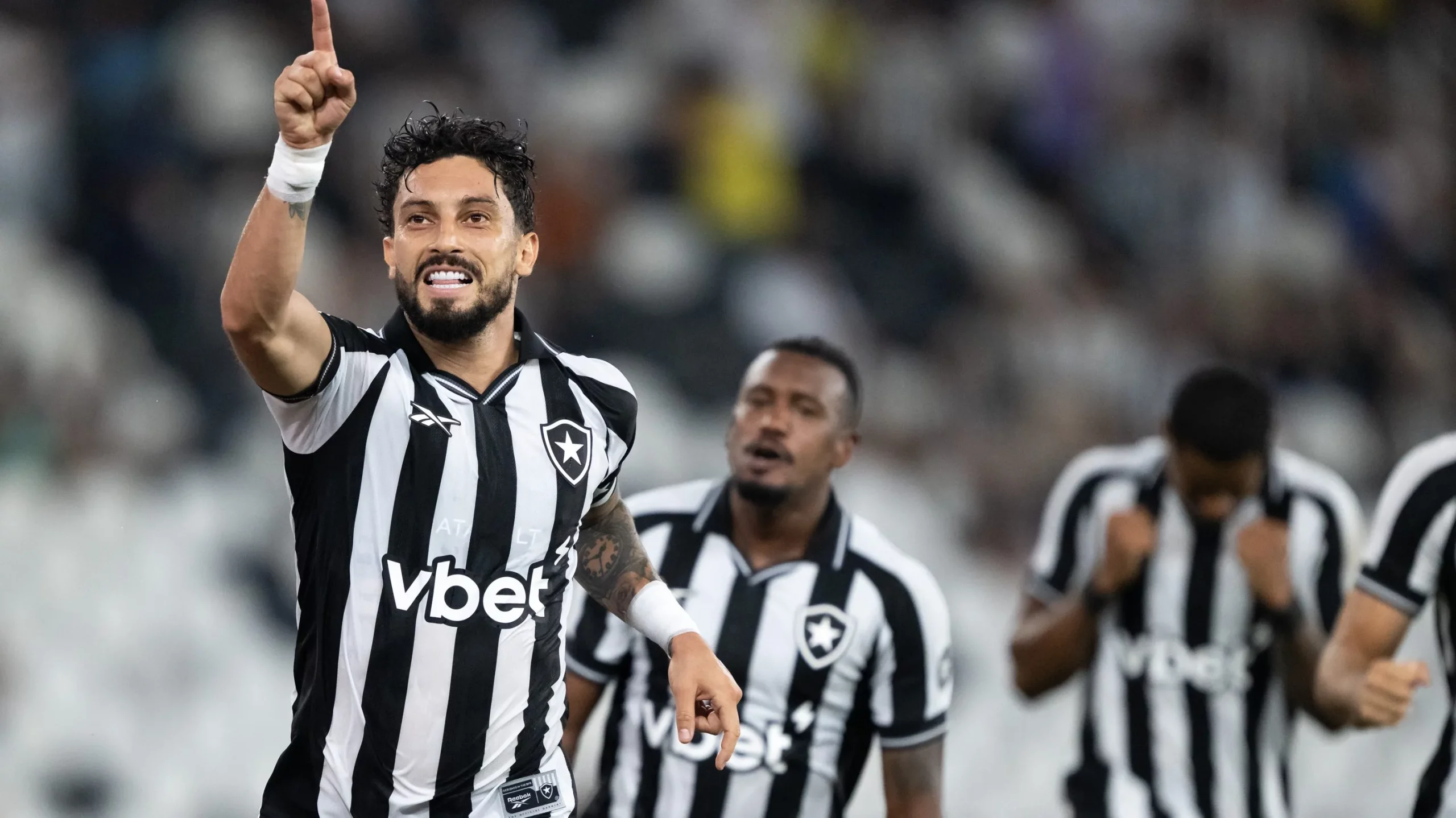 Alex Telles - Foto: Jorge Rodrigues/AGIF.