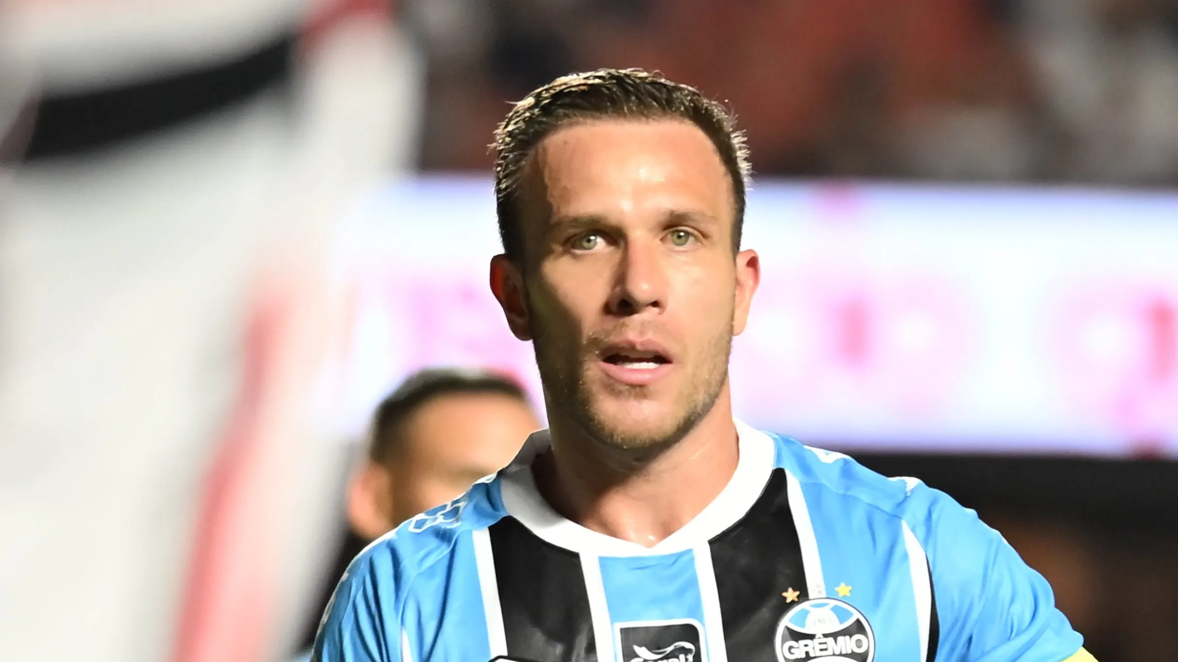 Arthur Melo, volante. Foto: Jota Erre/AGIF
