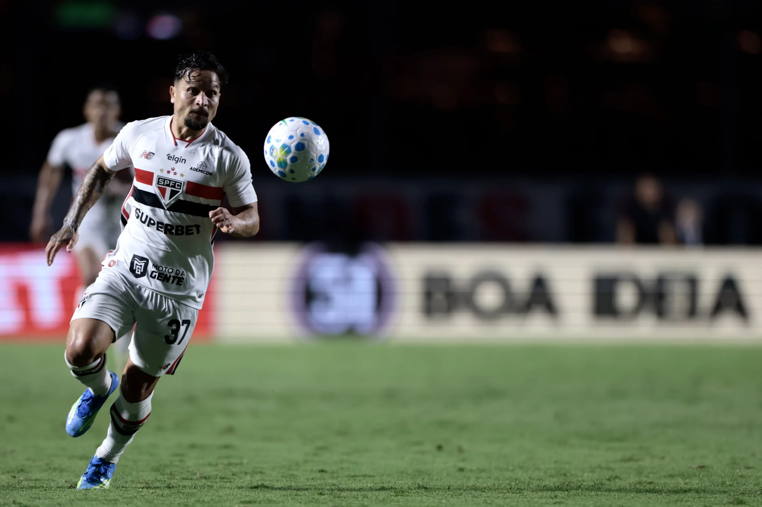 Arthur se destacou diante do Cruzeiro. Foto: Marcello Zambrana/AGIF