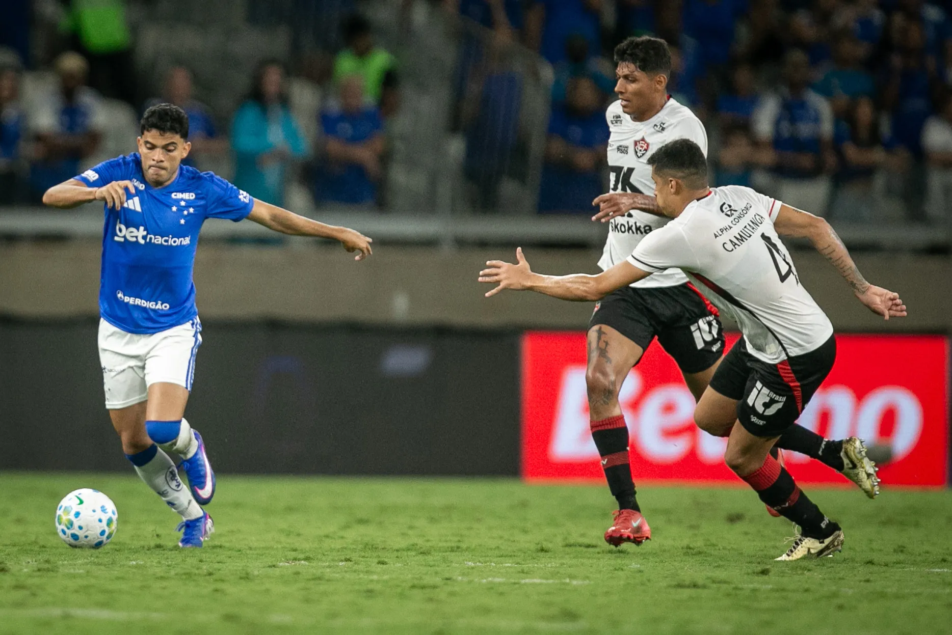 Bruno Rodrigues durante o jogo contra o Vitória. Foto: Fernando Moreno/AGIF