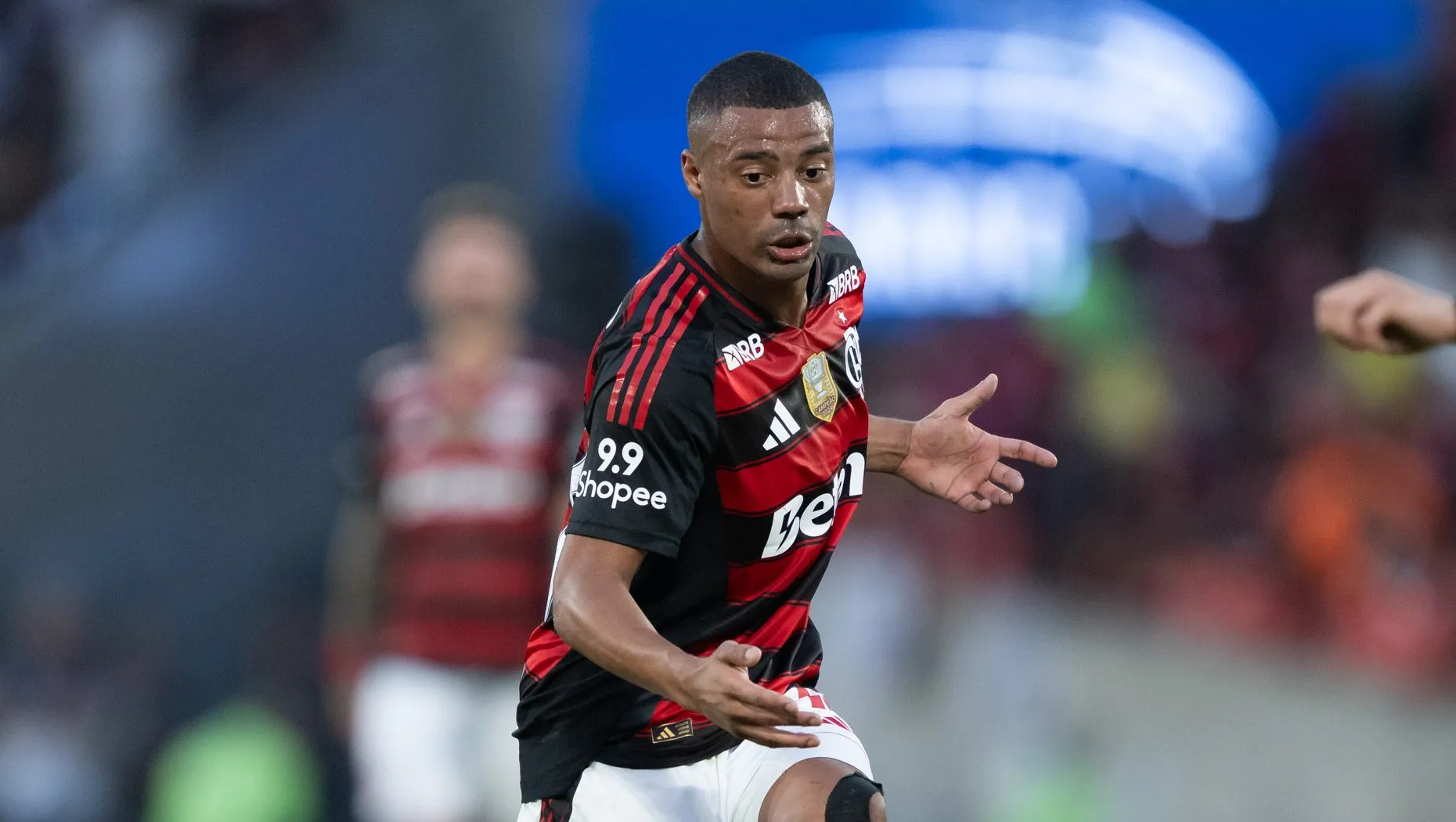 De La Cruz jogador do Flamengo durante partida contra o Gremio no estadio Maracana pelo campeonato Brasileiro A 2025. Foto: Jorge Rodrigues/AGIF