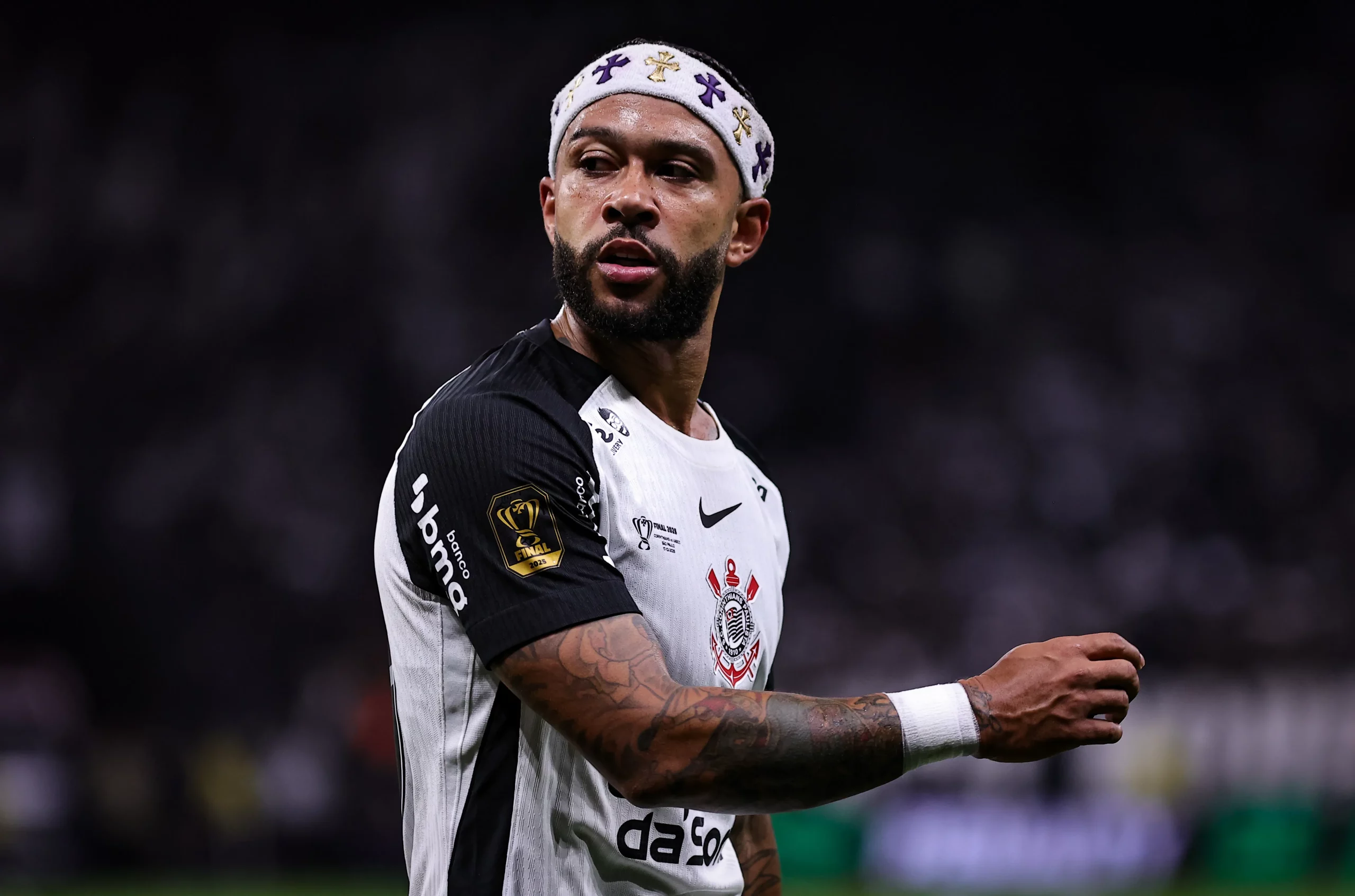 Depay tem contrato até junho de 2026. Foto: Fabio Giannelli/AGIF