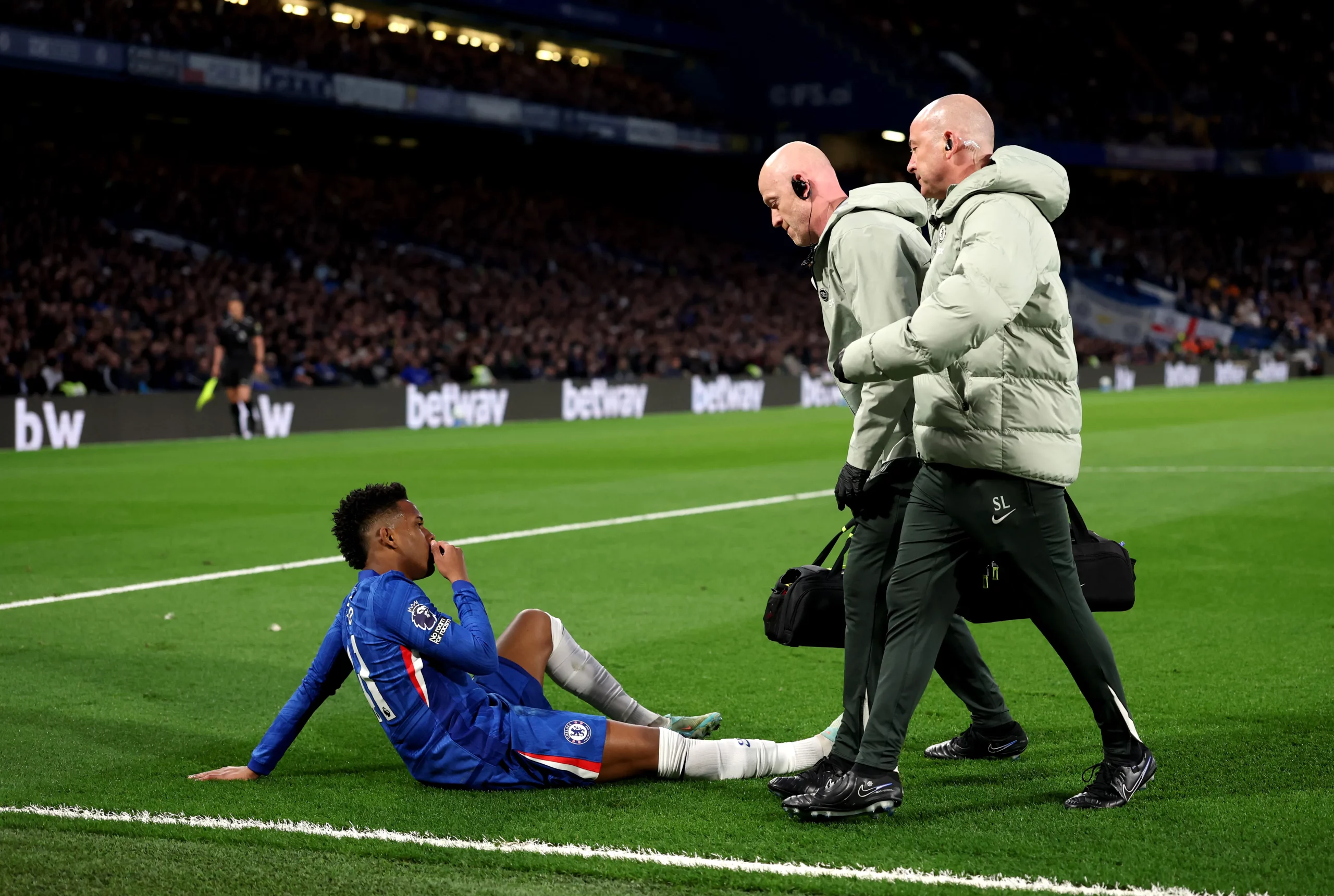 Atacante de 18 anos chegou a preocupar comissão técnica da Seleção Brasileira por lesão no tornozelo em Chelsea x Manchester United no fim de semana – Foto: Julian Finney/Getty Images