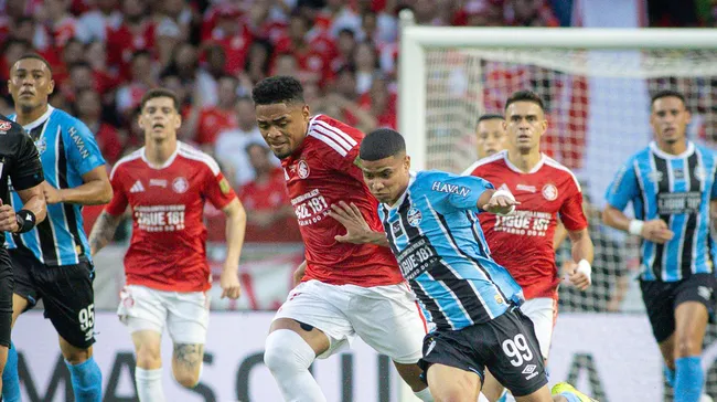 Foto: Maxi Franzoi/AGIF – Gre-Nal ganha importância ao técnico português.