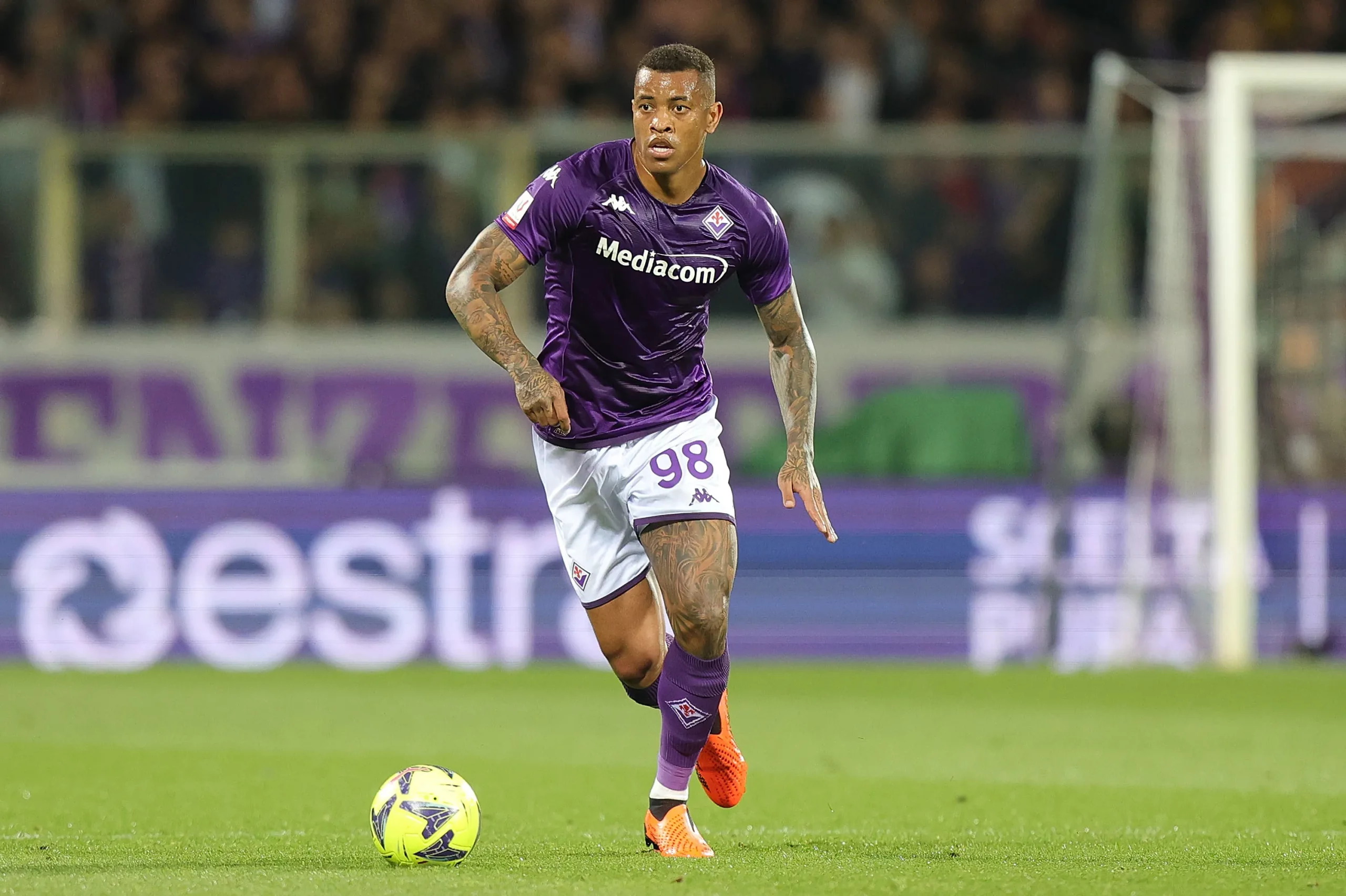 Igor Julio também atuou pela Fiorentina. Photo by Gabriele Maltinti/Getty Images