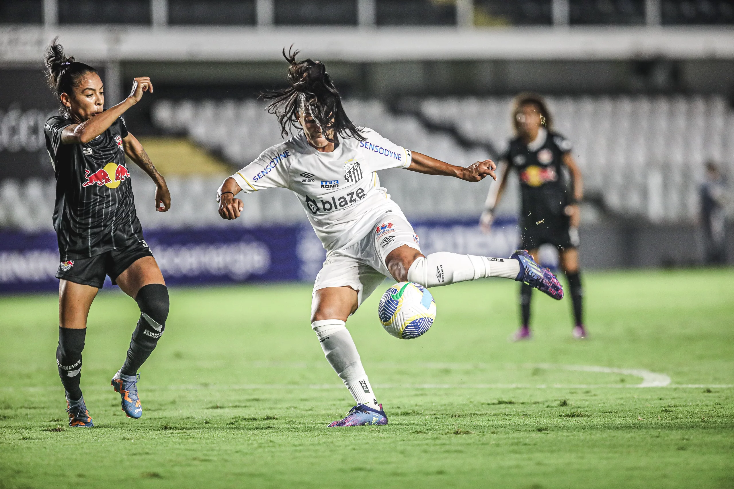 Jogadora será desfalque contra o Inter. Foto: Reinaldo Campos/AGIF