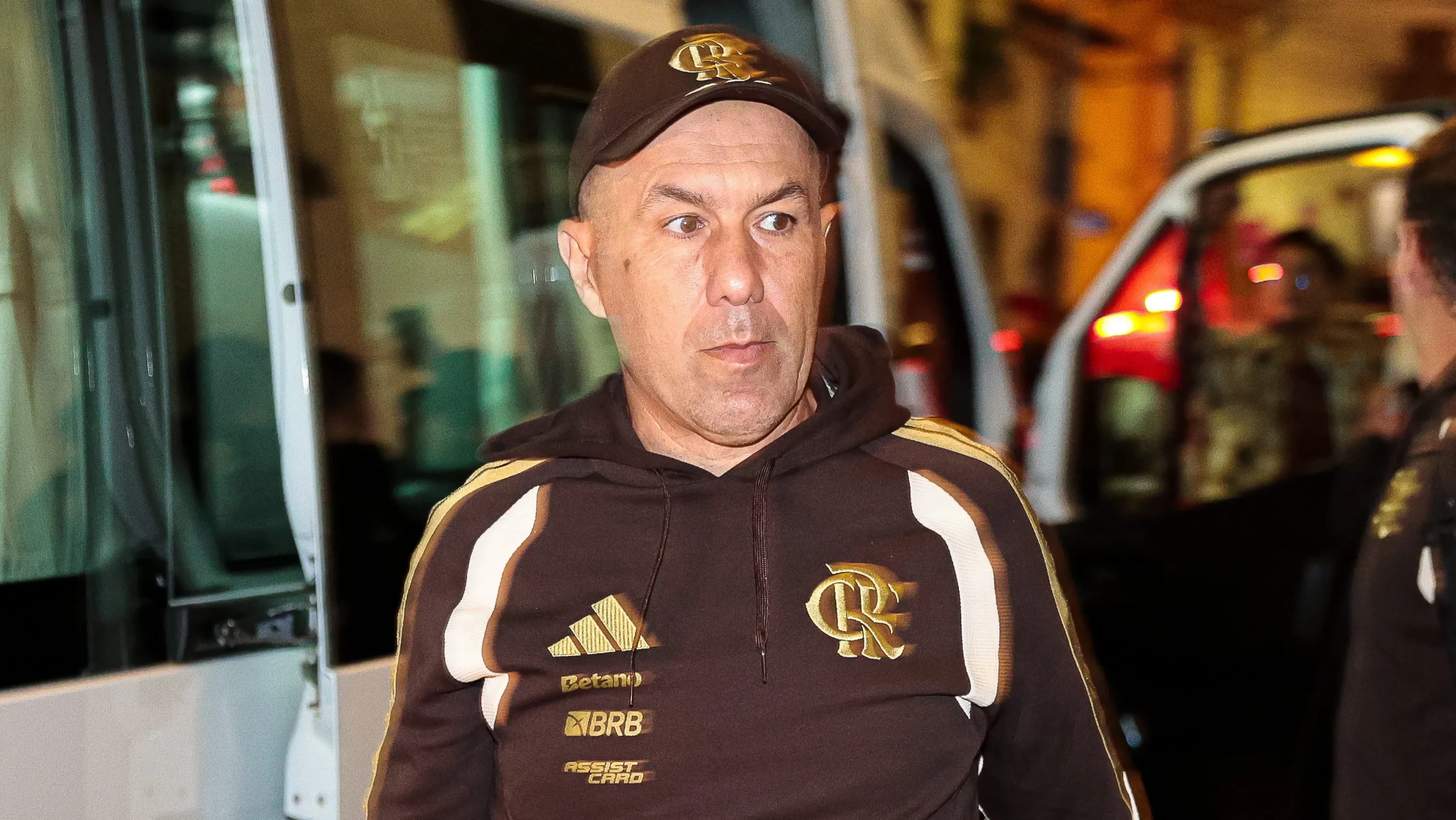 Chegada do técnico do Flamengo – Foto: Gilvan de Souza/Flamengo