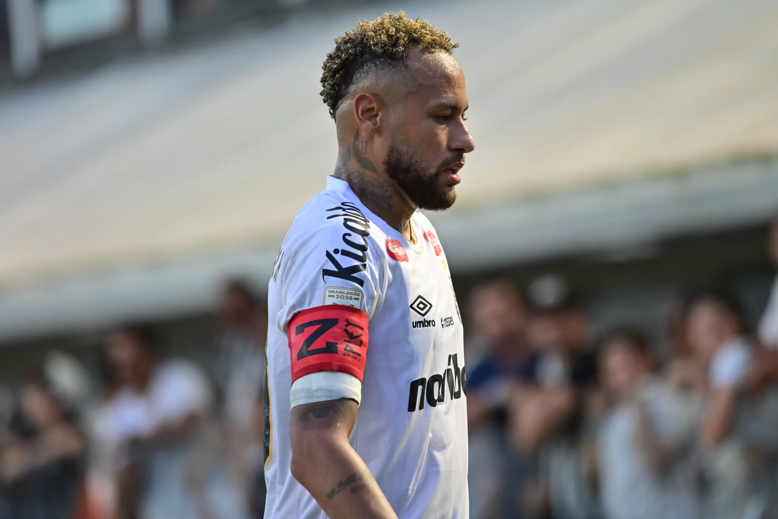 Neymar durante a derrota para o Fluminense. Foto: Jota Erre/AGIF