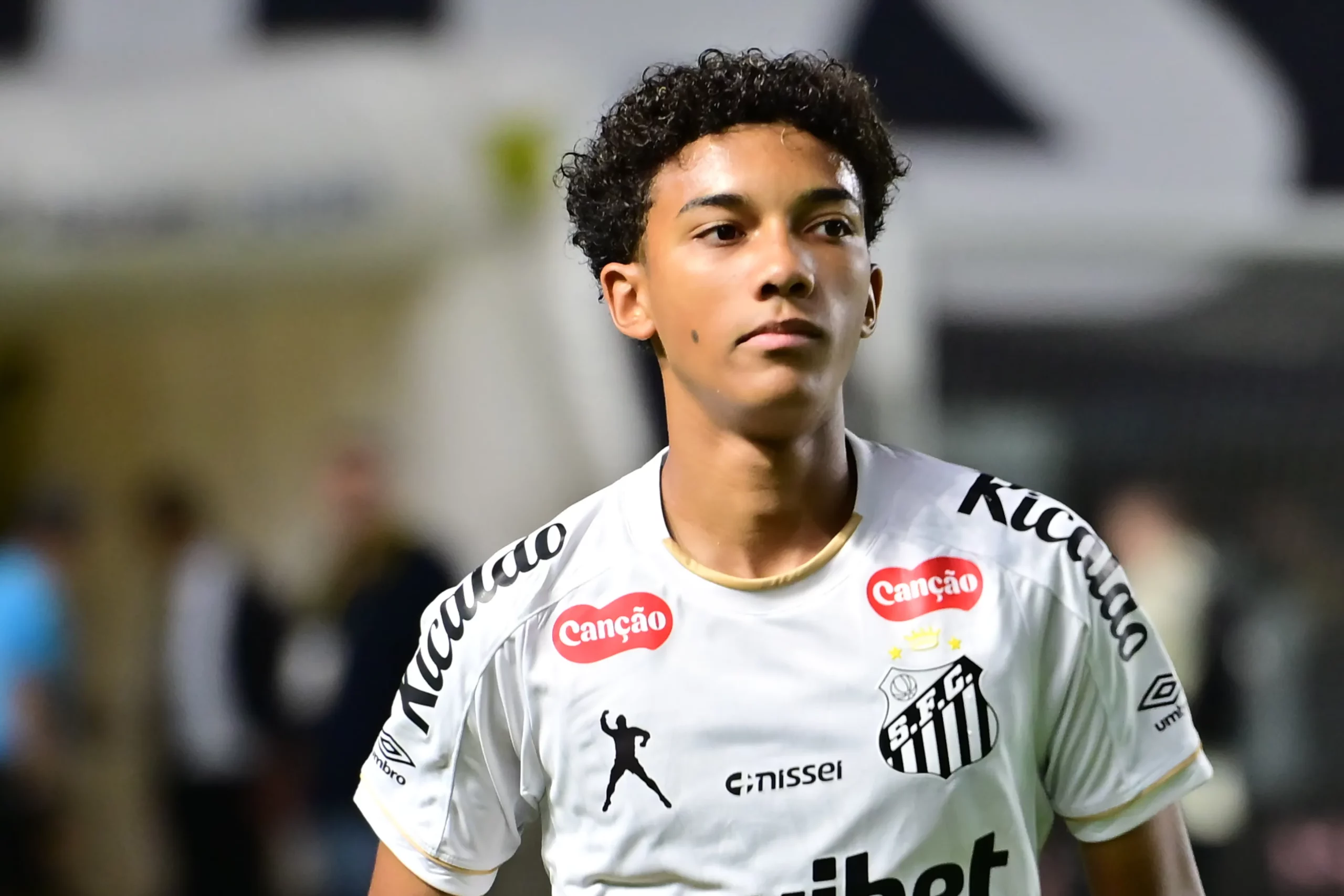 Robinho Júnior conta com novo contrato no Peixe. Foto: Jota Erre/AGIF
